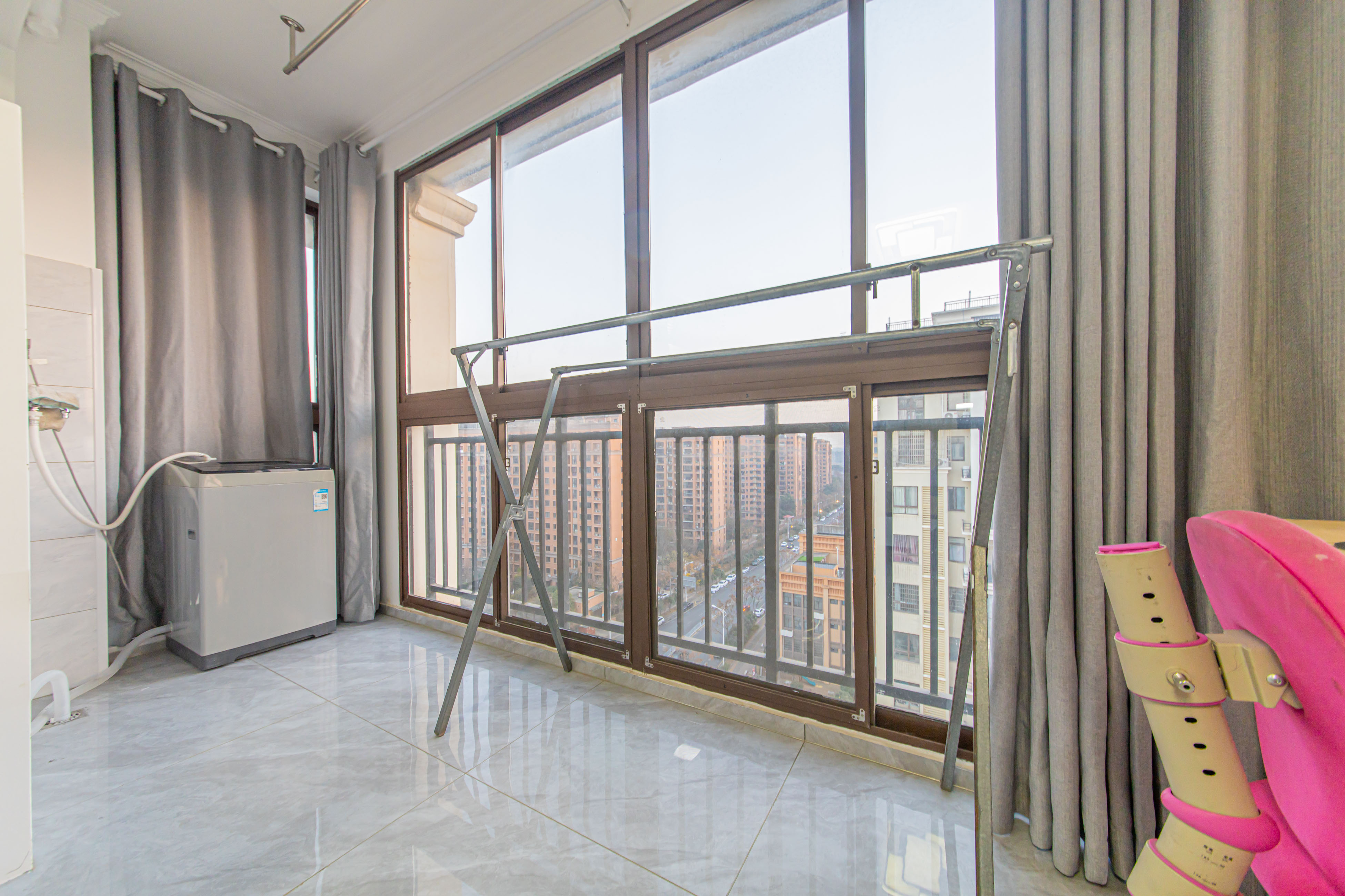 金房奥斯卡 2室2厅1卫 74.98万 金房奥斯卡 2室2厅1卫 74.98万阳台