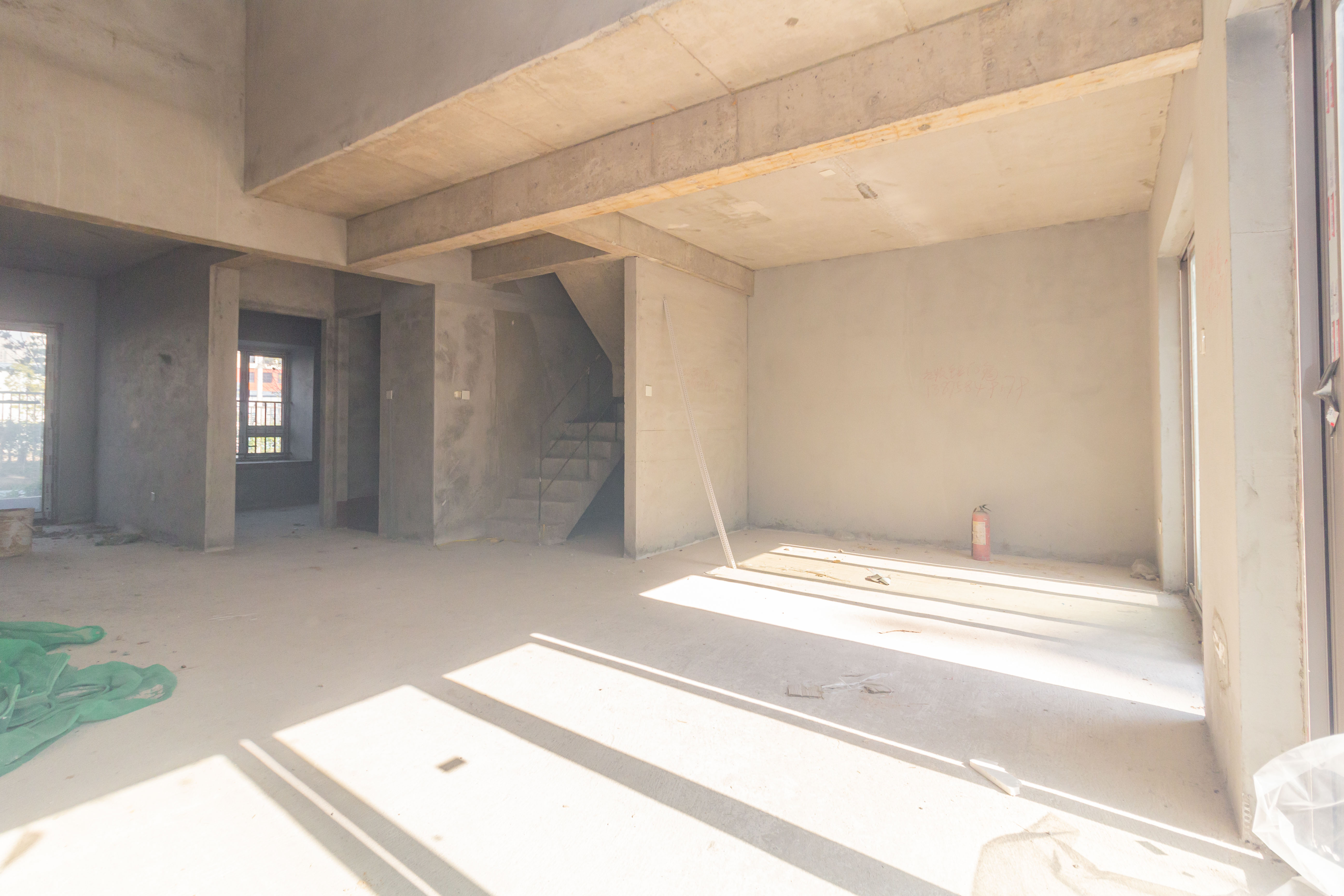 佳兆业滨江四季 4室2厅2卫 178.0万 佳兆业滨江四季 4室2厅2卫 178.0万客厅