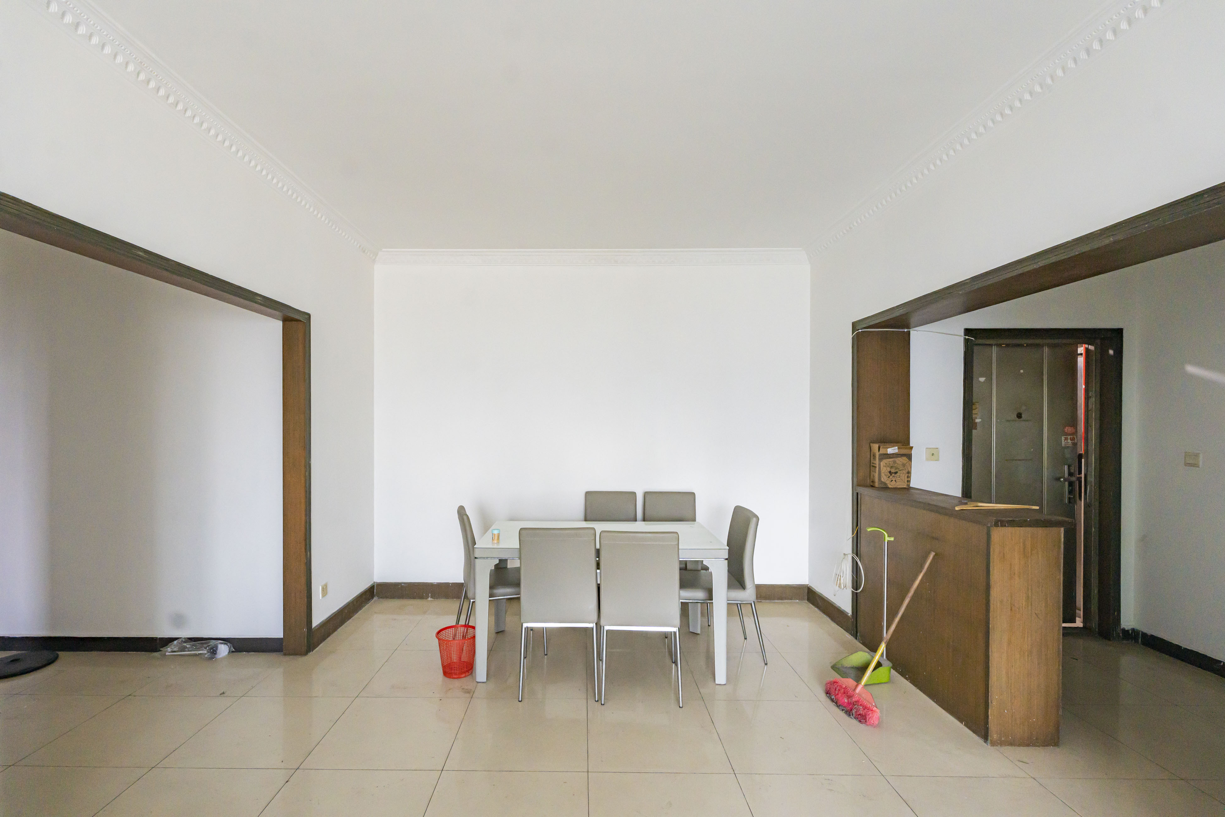 欧陆经典  2室2厅1卫    100.0万 欧陆经典  2室2厅1卫    100.0万客厅