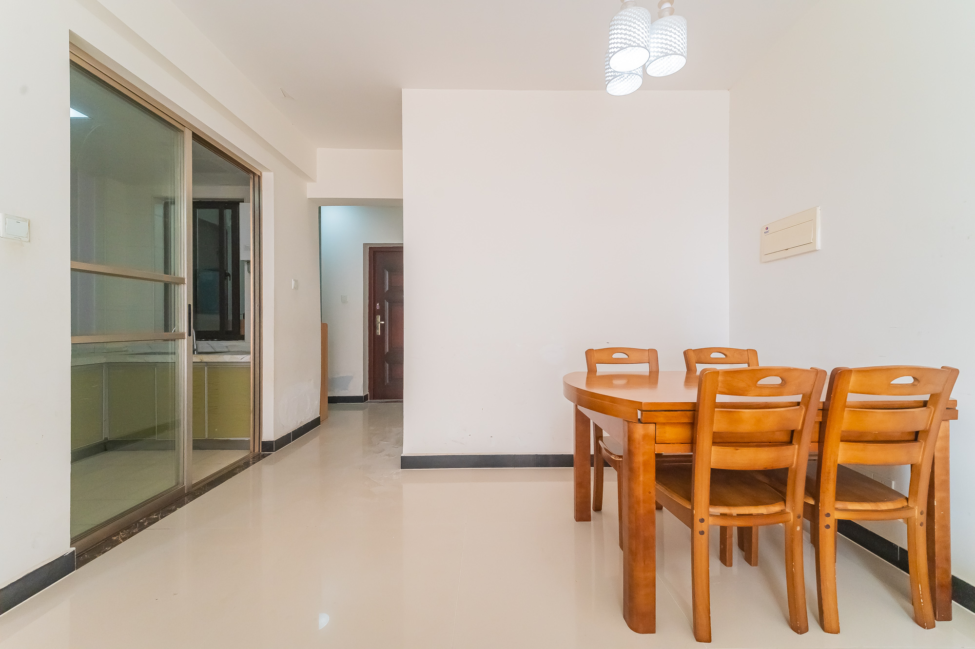 星湖湾二期高层  3室2厅1卫    75.0万 星湖湾二期高层  3室2厅1卫    75.0万客厅