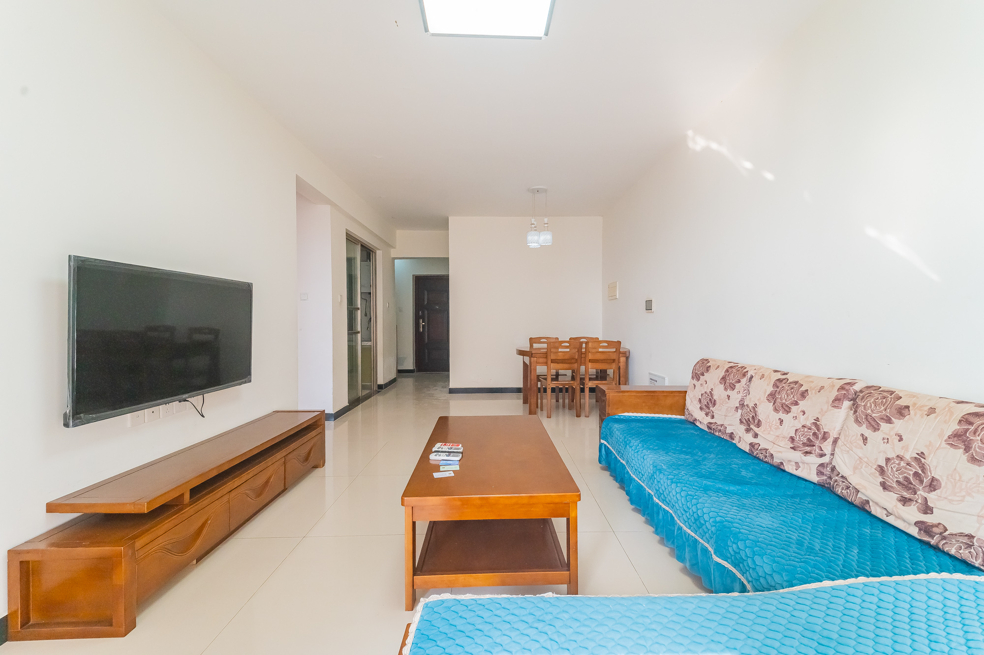 星湖湾二期高层  3室2厅1卫    75.0万 星湖湾二期高层  3室2厅1卫    75.0万客厅