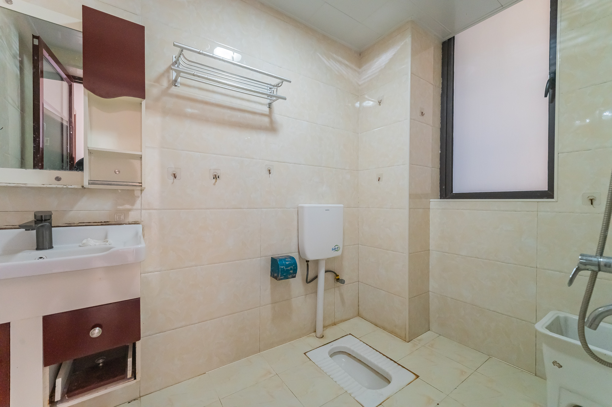 星湖湾二期高层  3室2厅1卫    75.0万 星湖湾二期高层  3室2厅1卫    75.0万卫生间