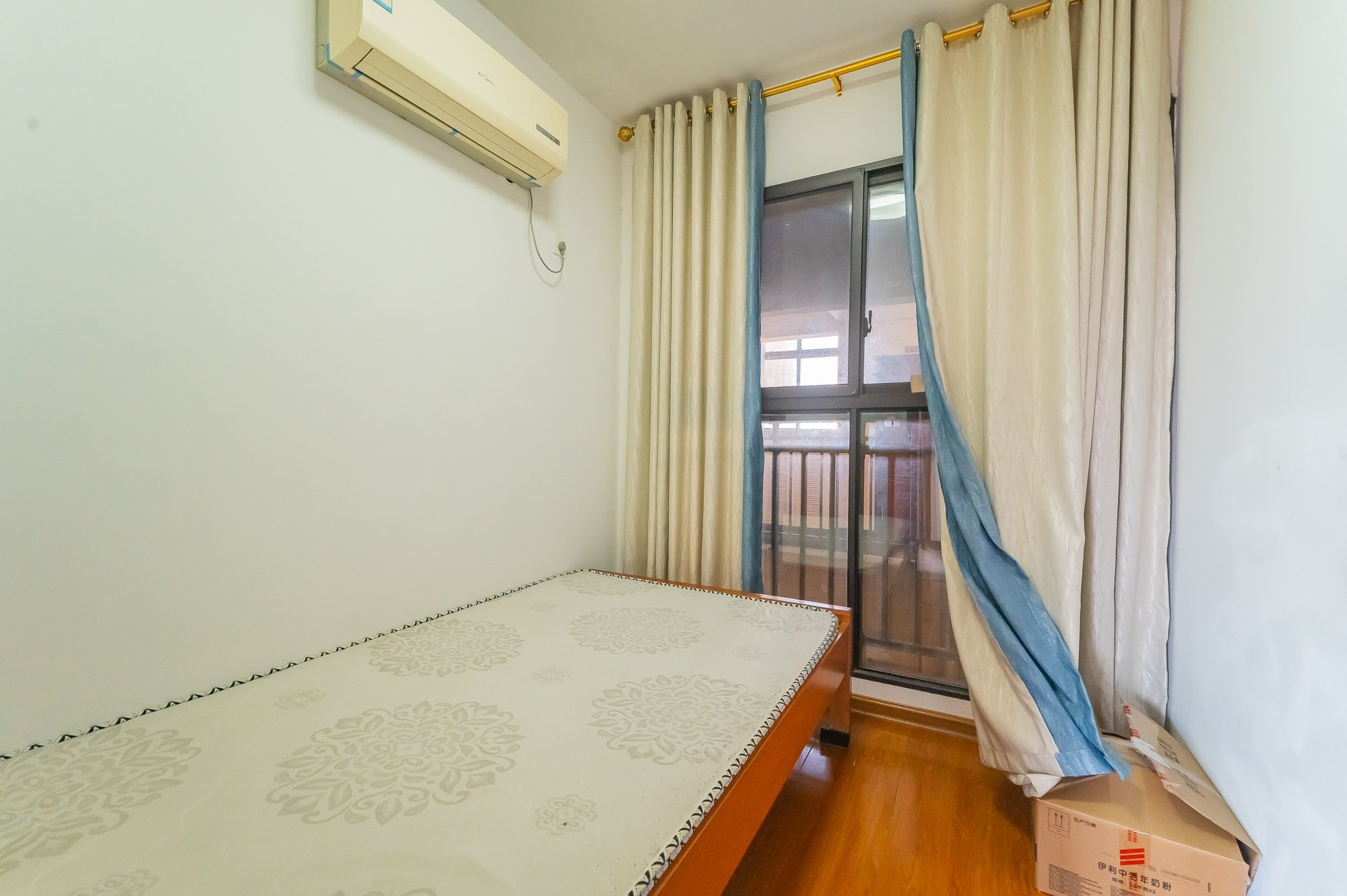 星湖湾二期高层  3室2厅1卫    75.0万 星湖湾二期高层  3室2厅1卫    75.0万卧室