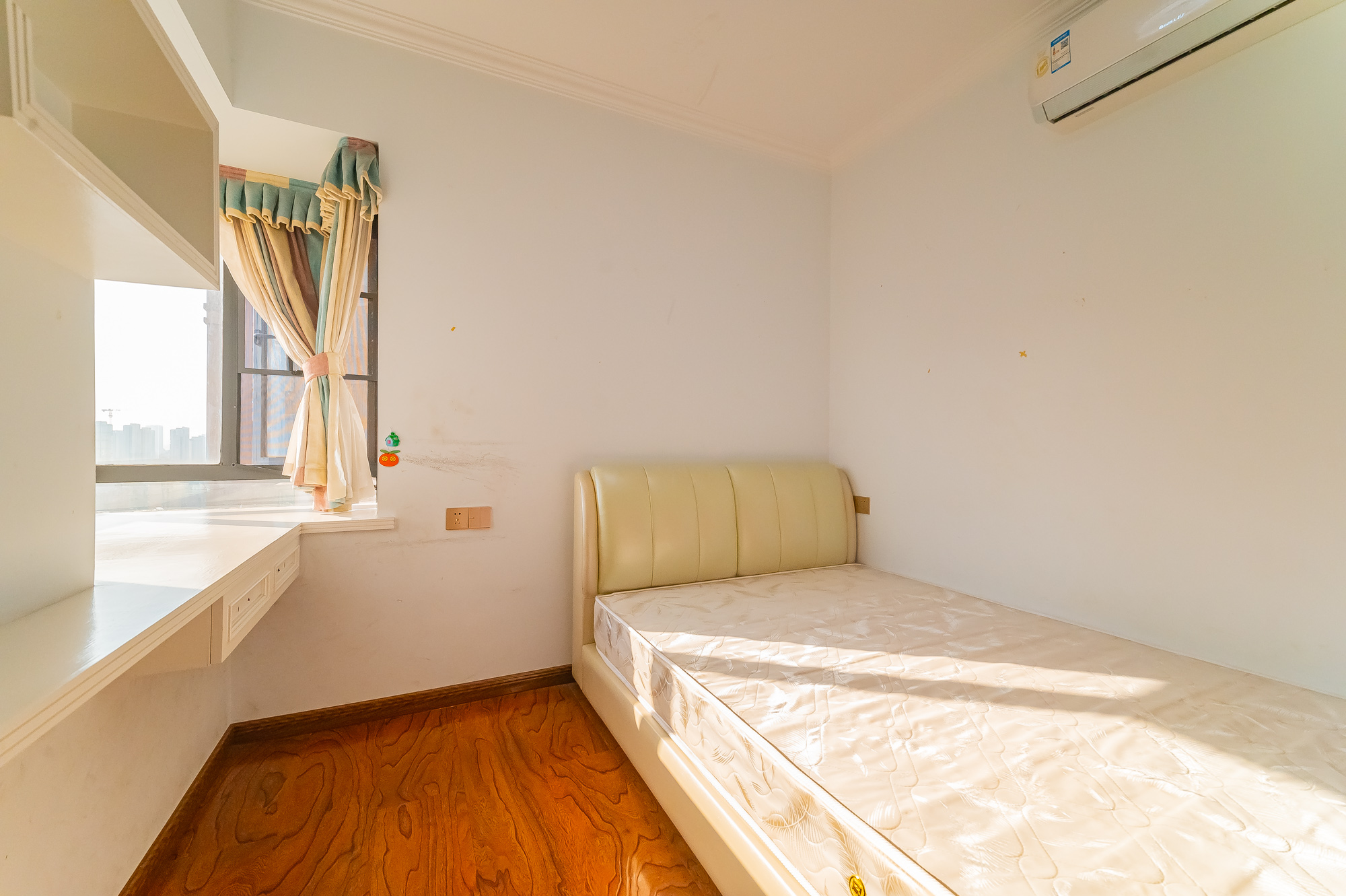 深业睿城 2室2厅1卫 66.8万 深业睿城 2室2厅1卫 66.8万卧室