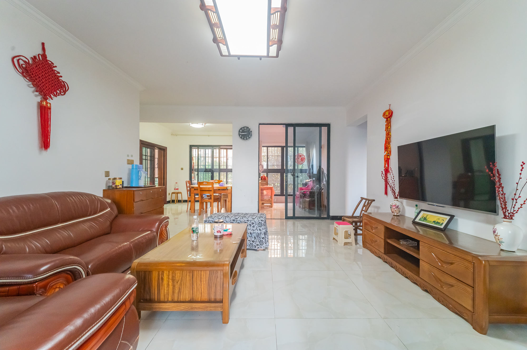 深业睿城  4室2厅2卫    107.0万 深业睿城  4室2厅2卫    107.0万客厅