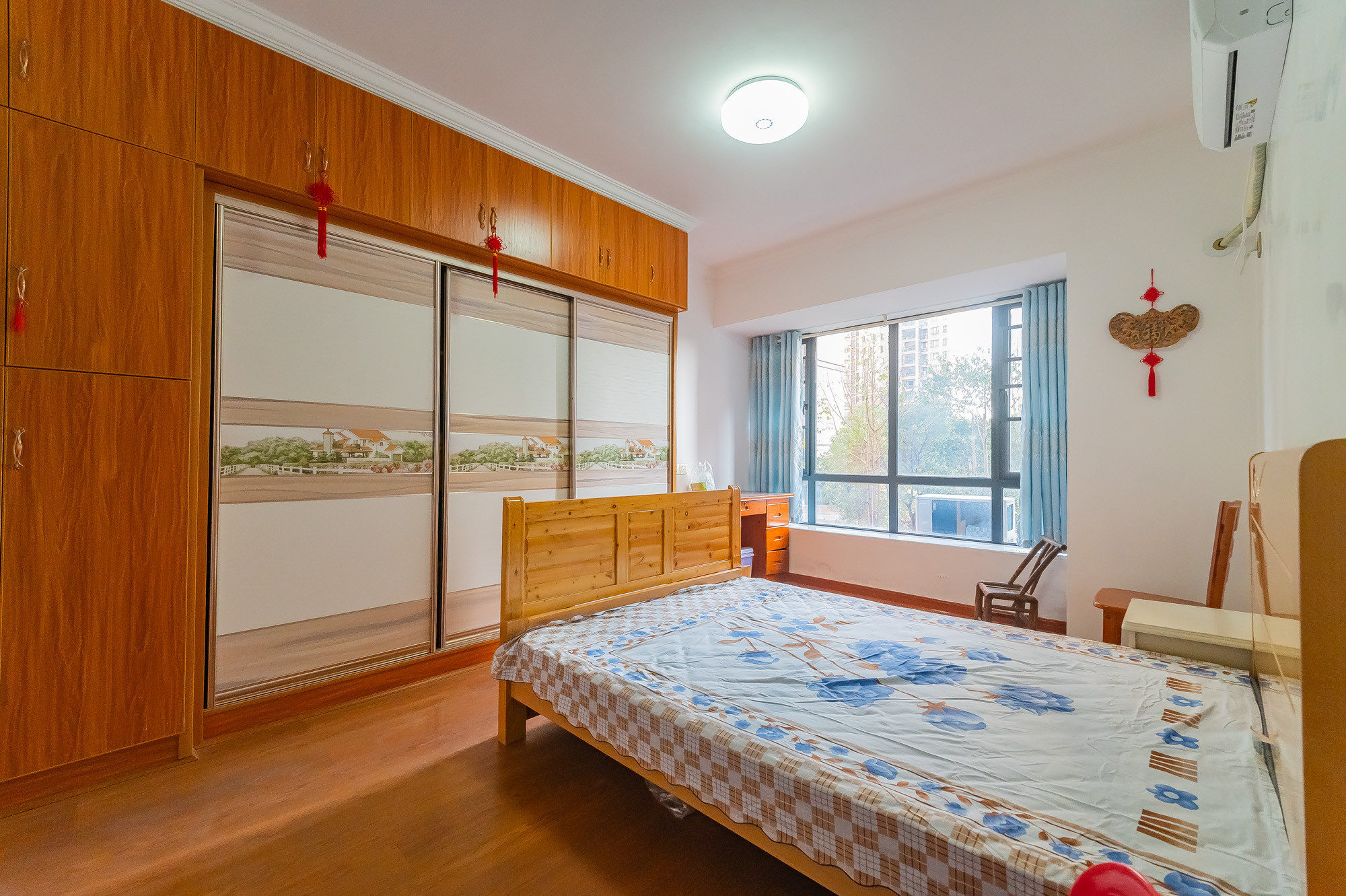 深业睿城  4室2厅2卫    107.0万 深业睿城  4室2厅2卫    107.0万卧室