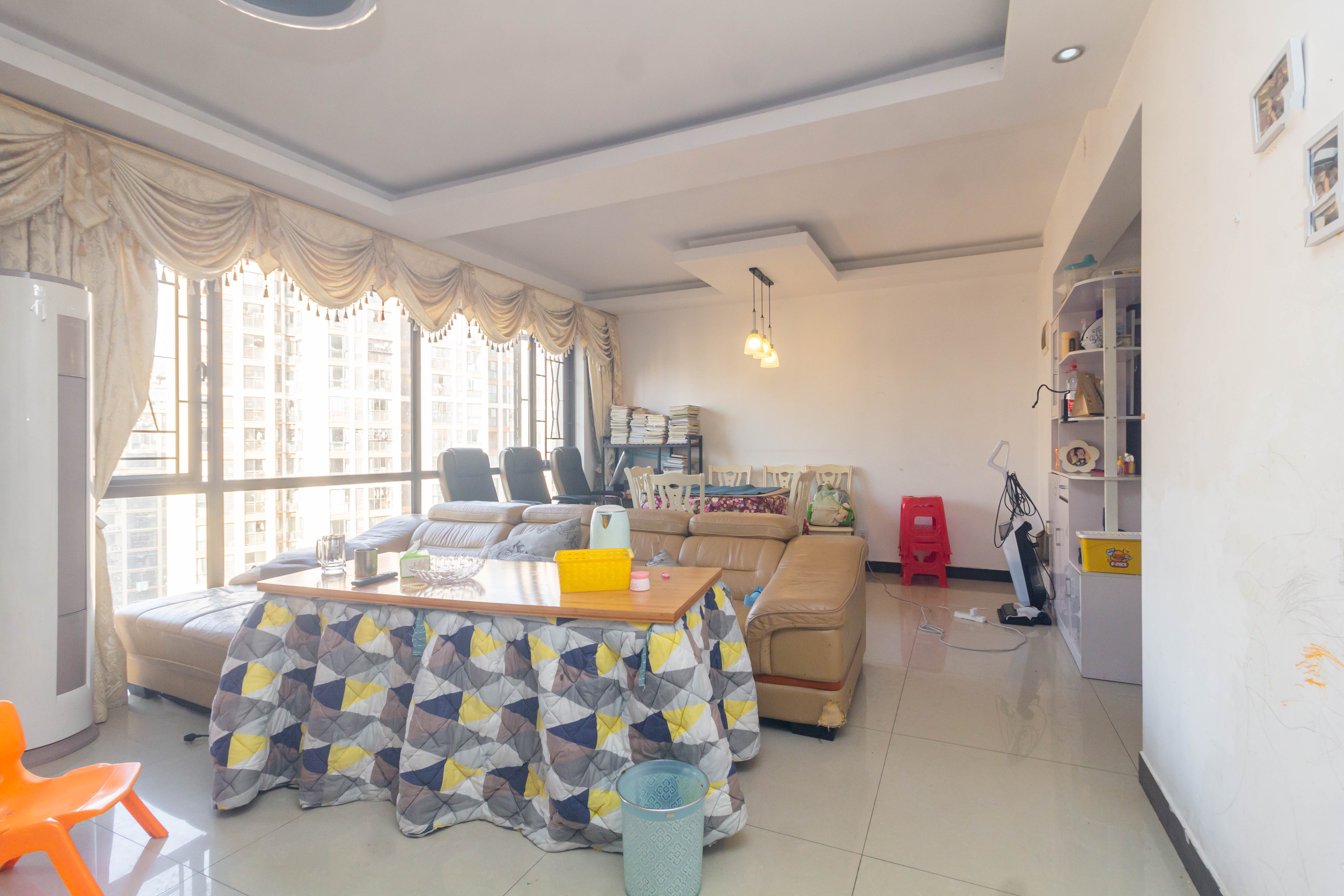 旭辉华庭  4室2厅2卫    65.8万 旭辉华庭  4室2厅2卫    65.8万