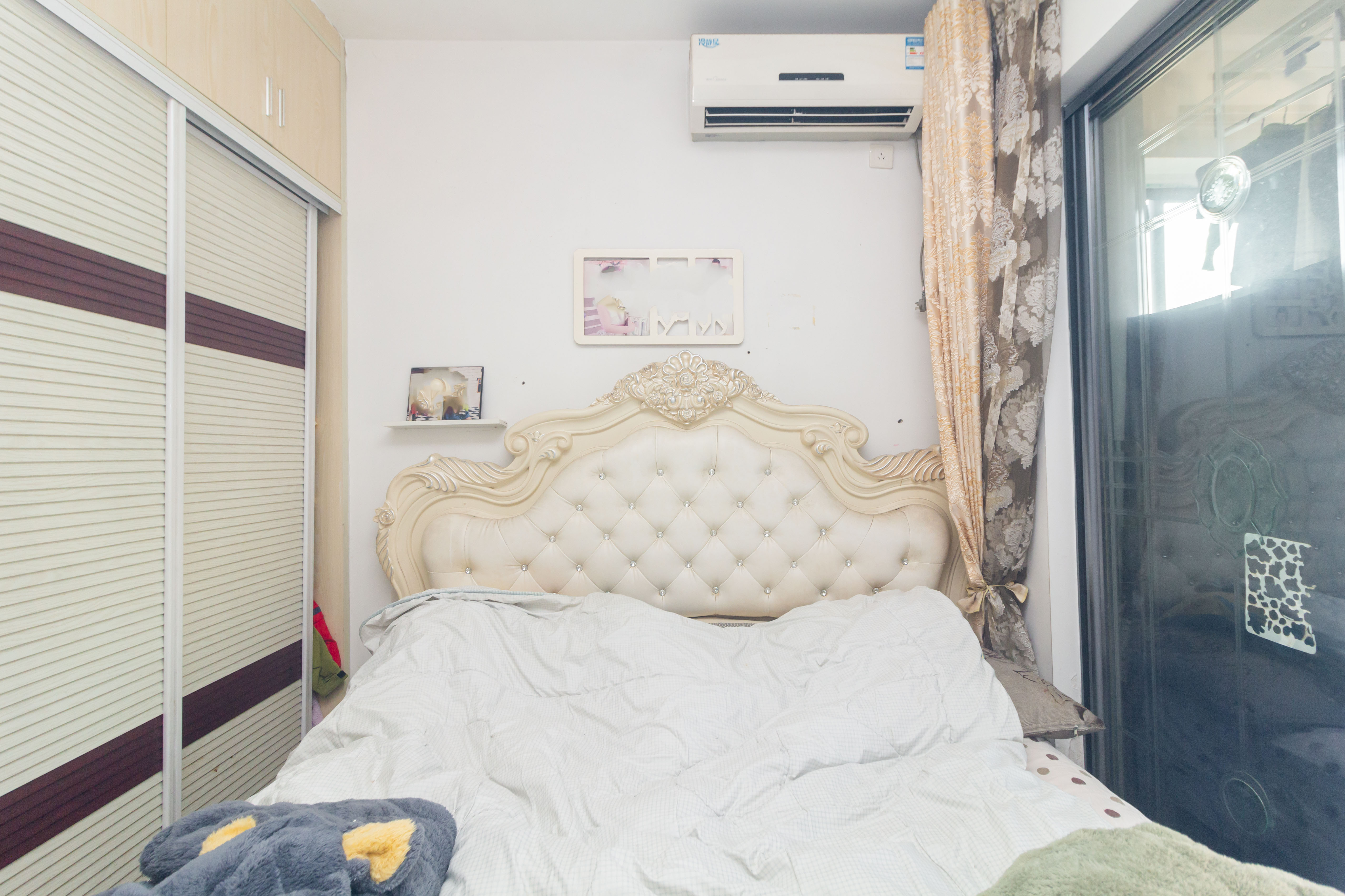 旭辉华庭 4室2厅2卫 65.8万 旭辉华庭 4室2厅2卫 65.8万卧室