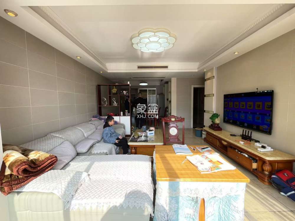 明月湖  3室2厅2卫   65.00万