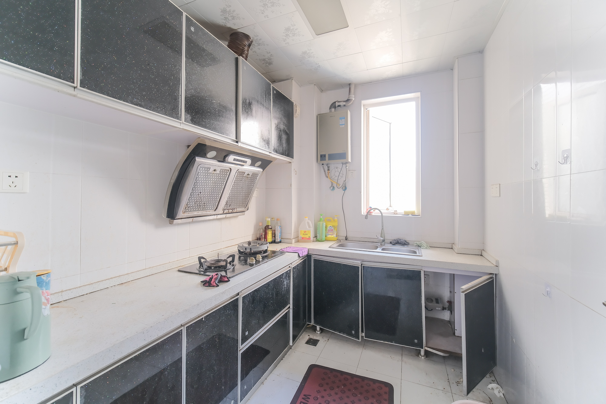 世景华庭 2室2厅1卫 42.0万 世景华庭 2室2厅1卫 42.0万厨房