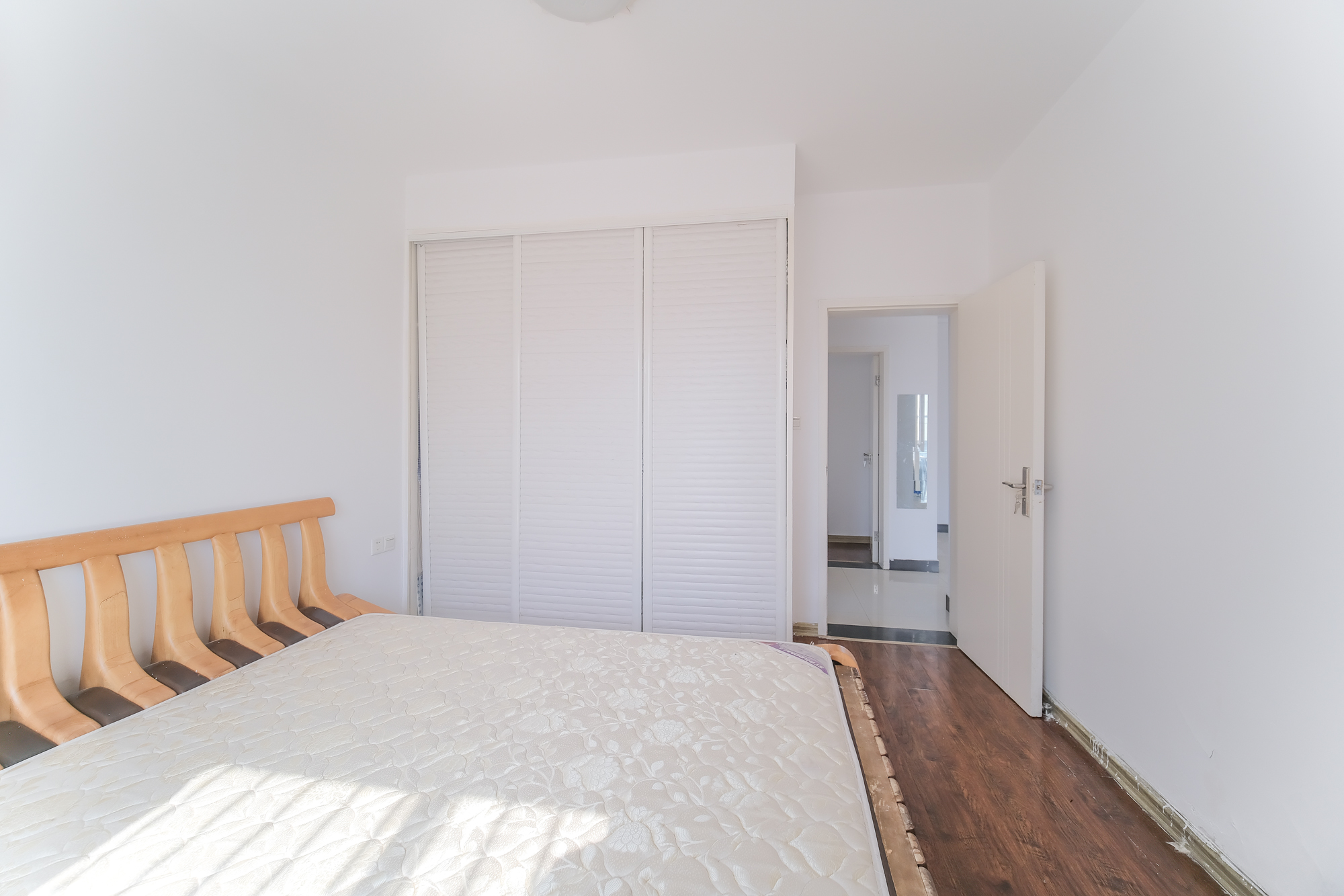 世景华庭 2室2厅1卫 42.0万 世景华庭 2室2厅1卫 42.0万卧室