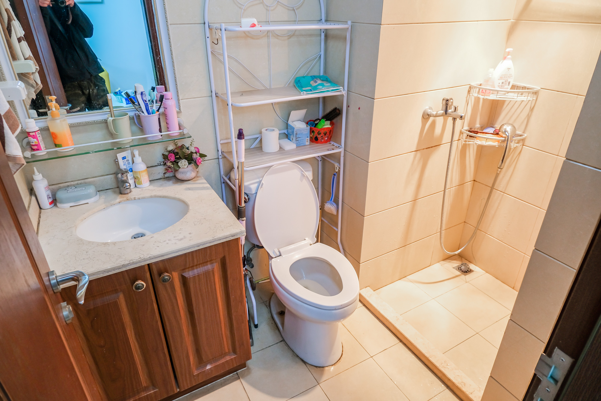 郡原居里 1室1厅1卫 30.0万 郡原居里 1室1厅1卫 30.0万卫生间