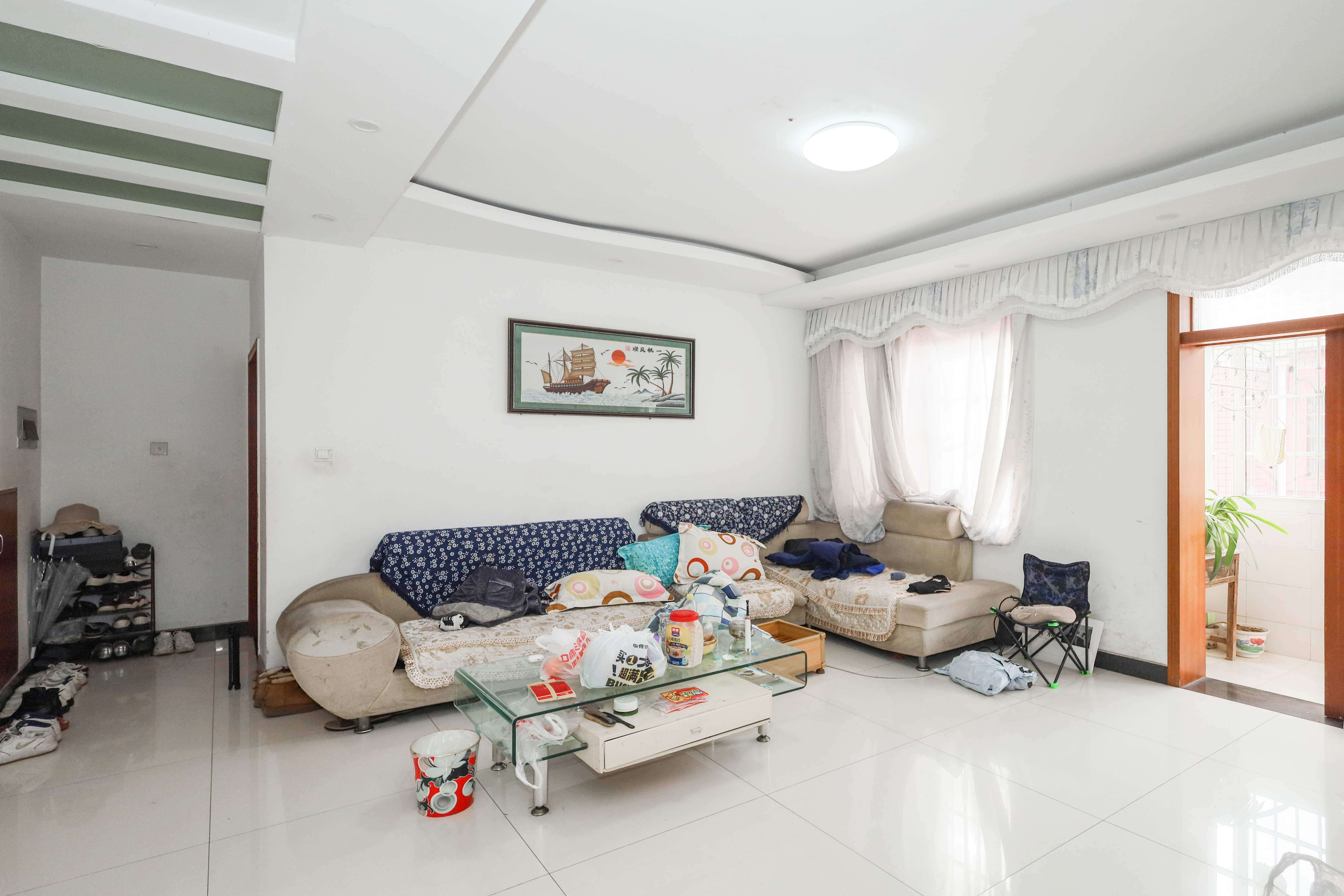 雷锋机电市场一期  3室2厅2卫    58.0万 雷锋机电市场一期  3室2厅2卫    58.0万客厅