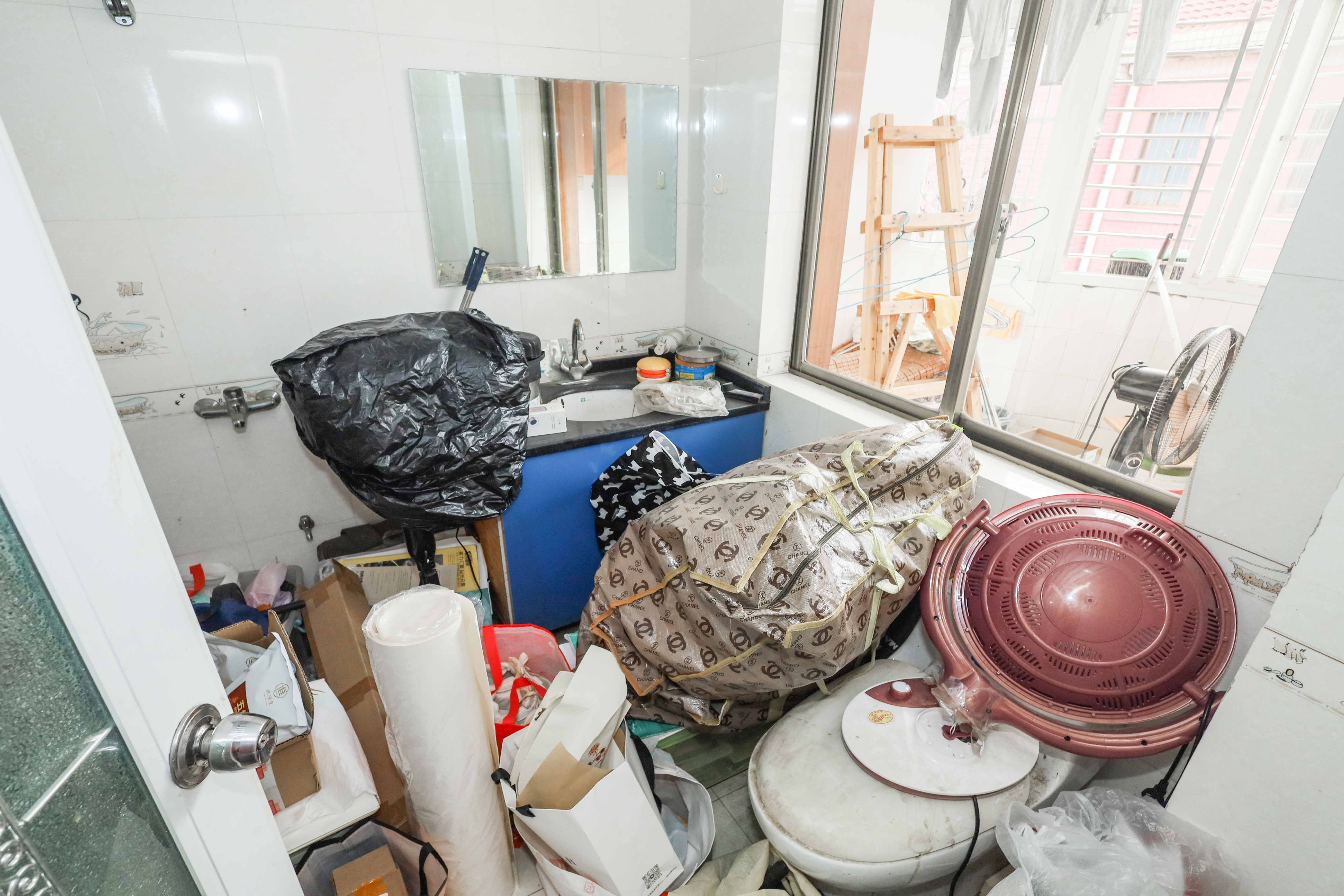 雷锋机电市场一期  3室2厅2卫    58.0万 雷锋机电市场一期  3室2厅2卫    58.0万卫生间