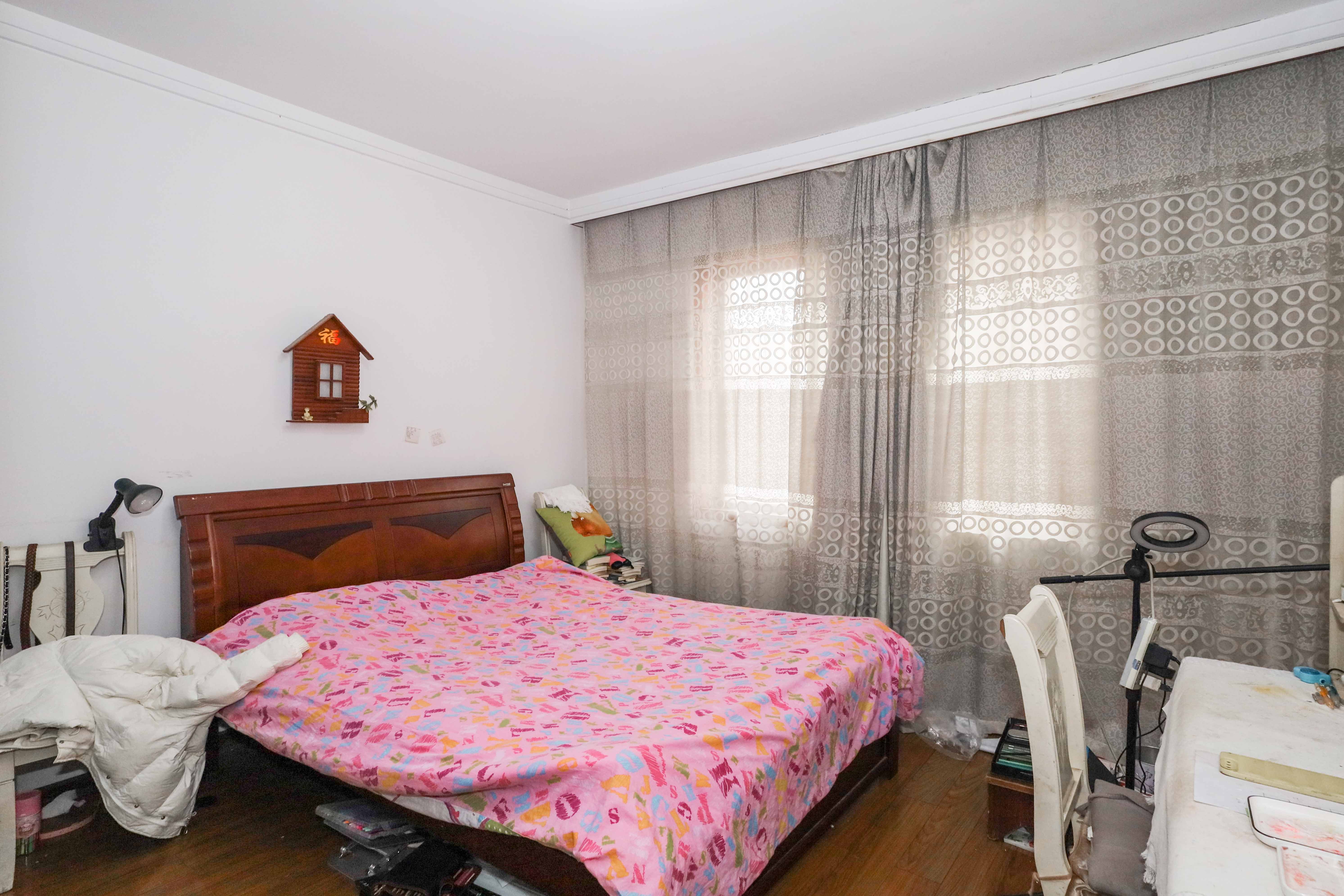 雷锋机电市场一期  3室2厅2卫    58.0万 雷锋机电市场一期  3室2厅2卫    58.0万卧室