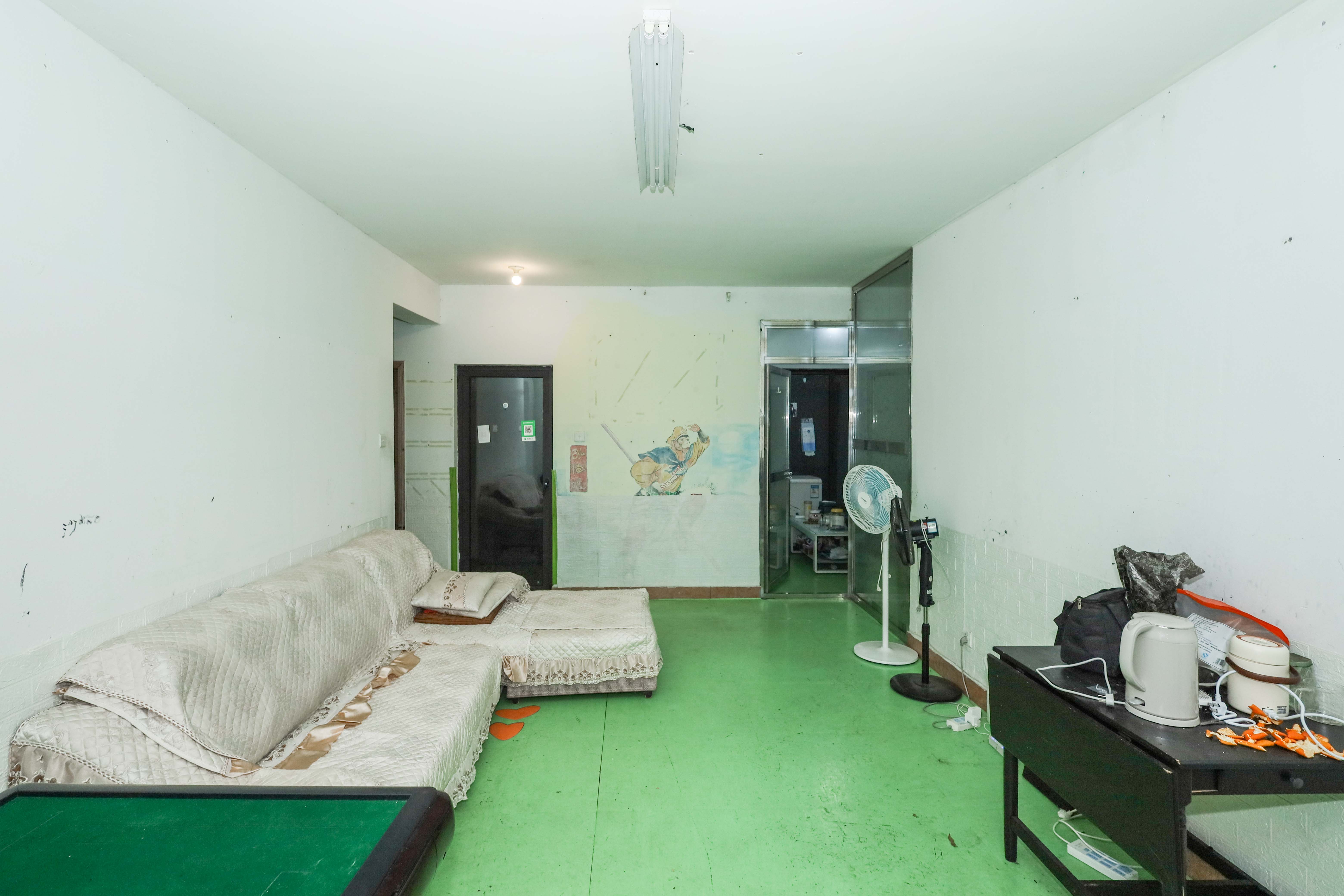 保利麓谷林语F区  3室1厅1卫   130.00万客厅