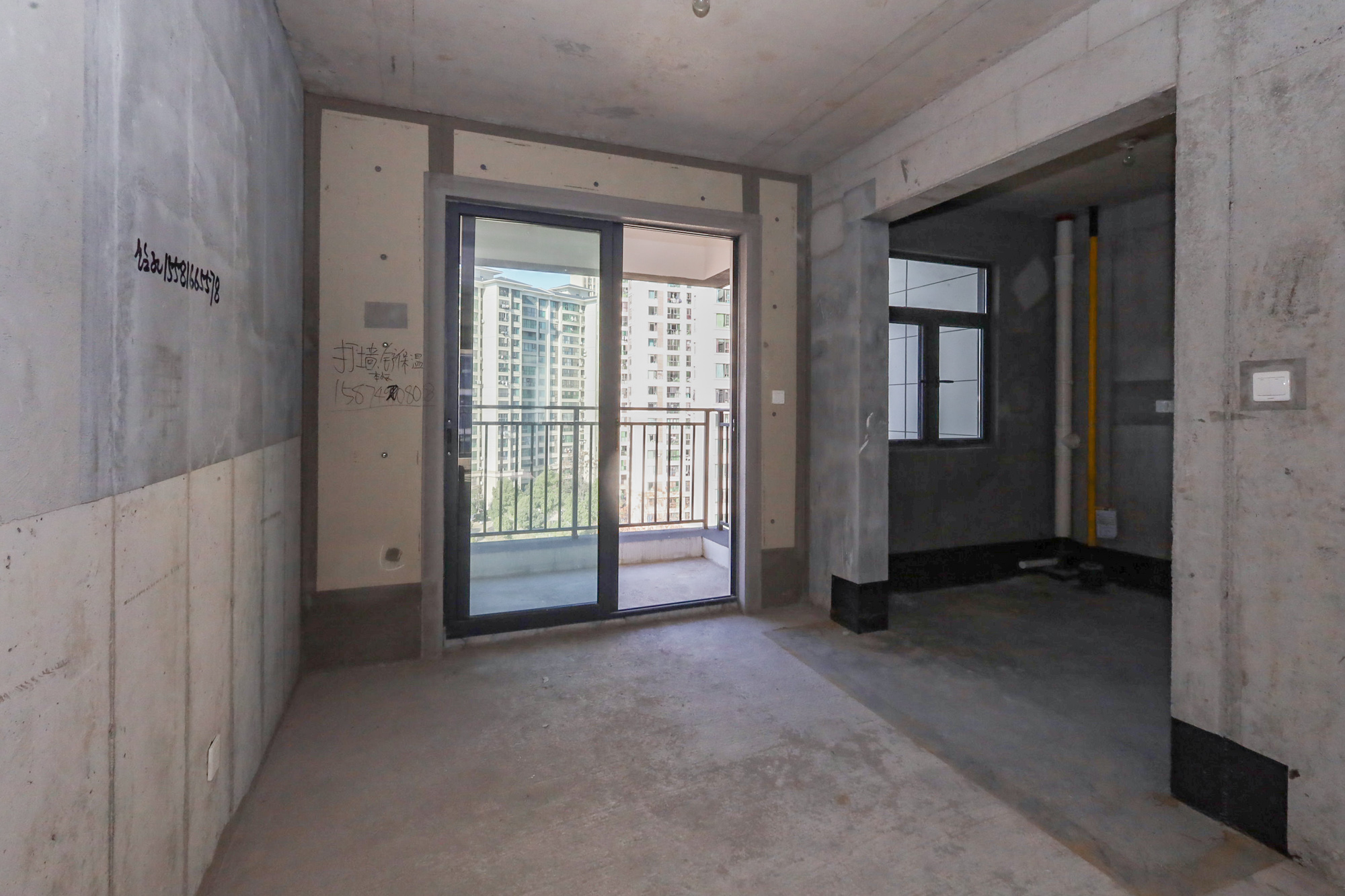 轨道中建麓江府  4室2厅2卫   235.00万其他