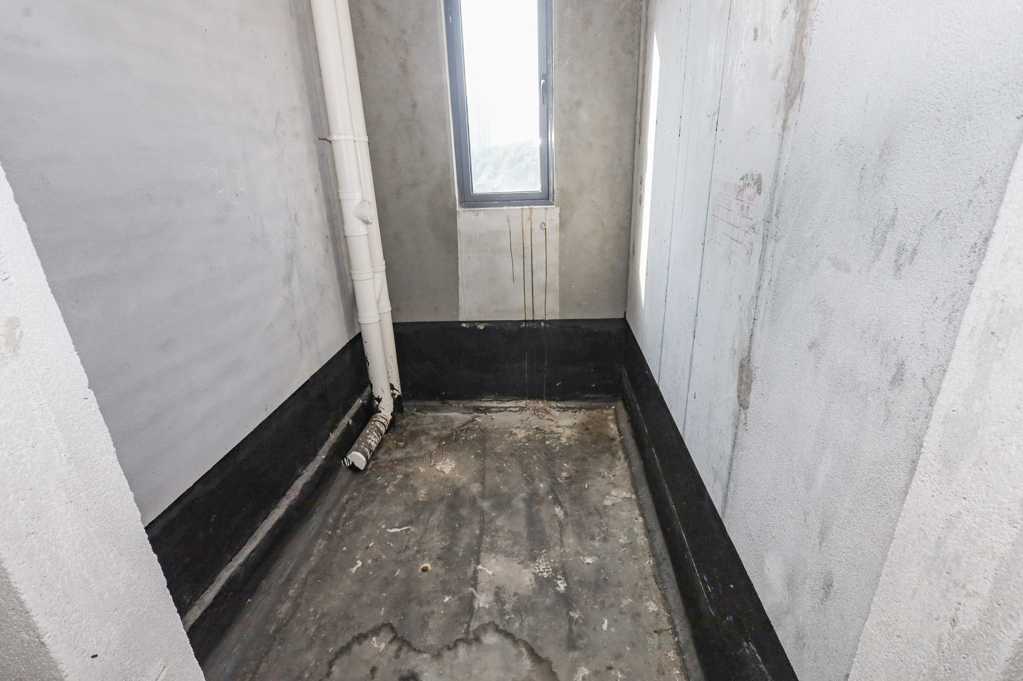 轨道中建麓江府  4室2厅2卫   235.00万卫生间