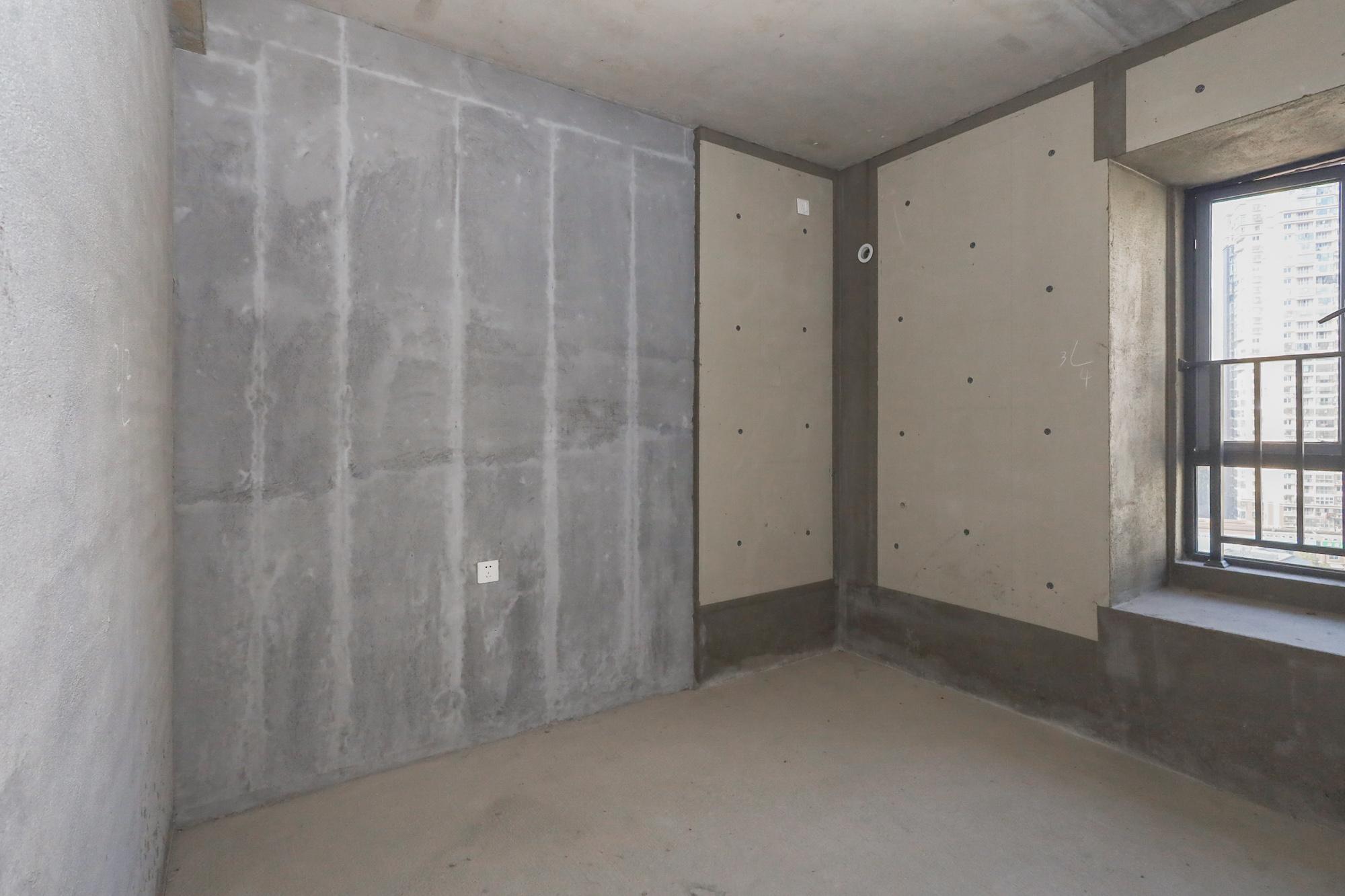 轨道中建麓江府  4室2厅2卫   235.00万卧室