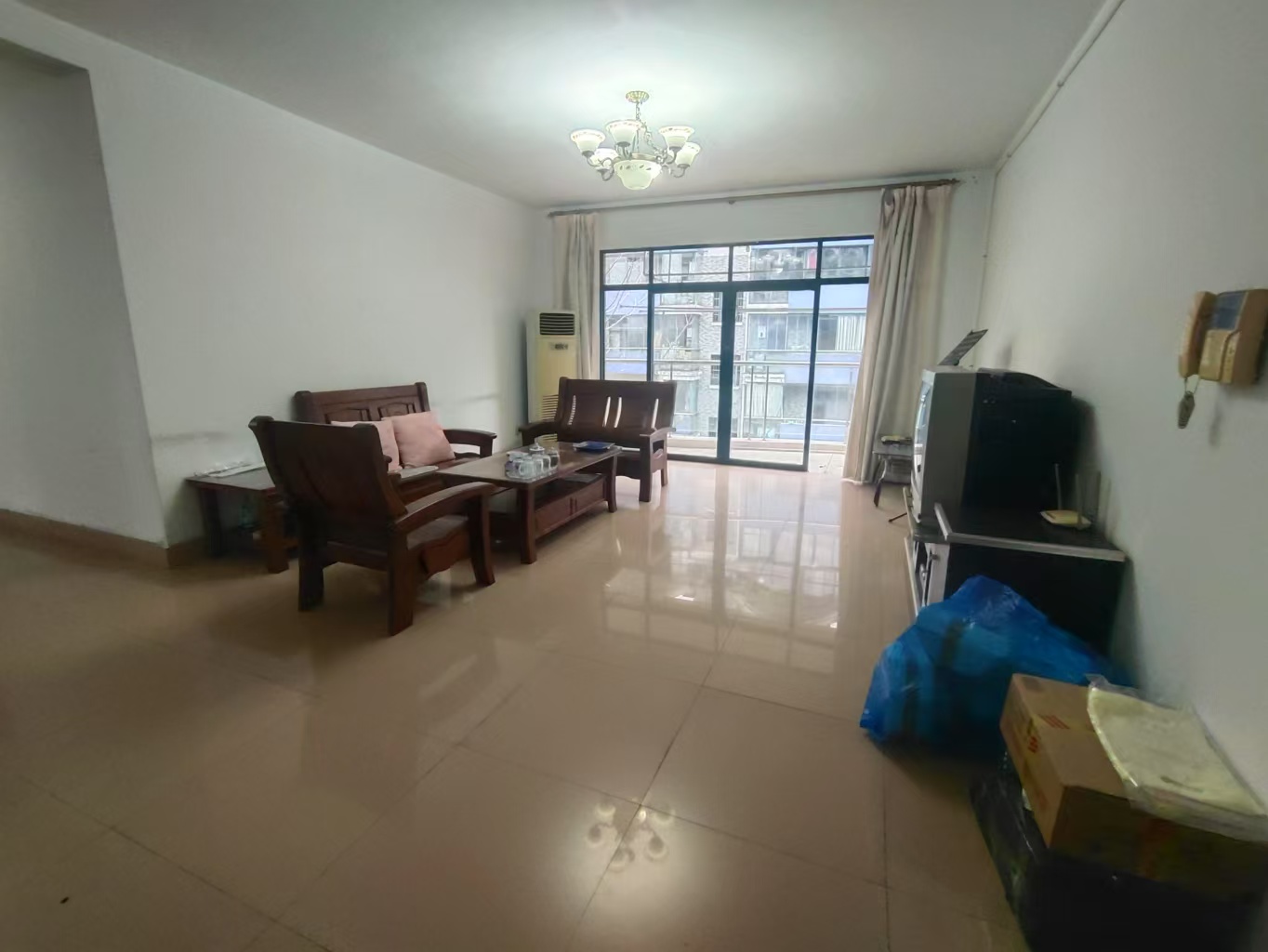 海创明珠花园 4室2厅2卫 70.0万 海创明珠花园 4室2厅2卫 70.0万室内图