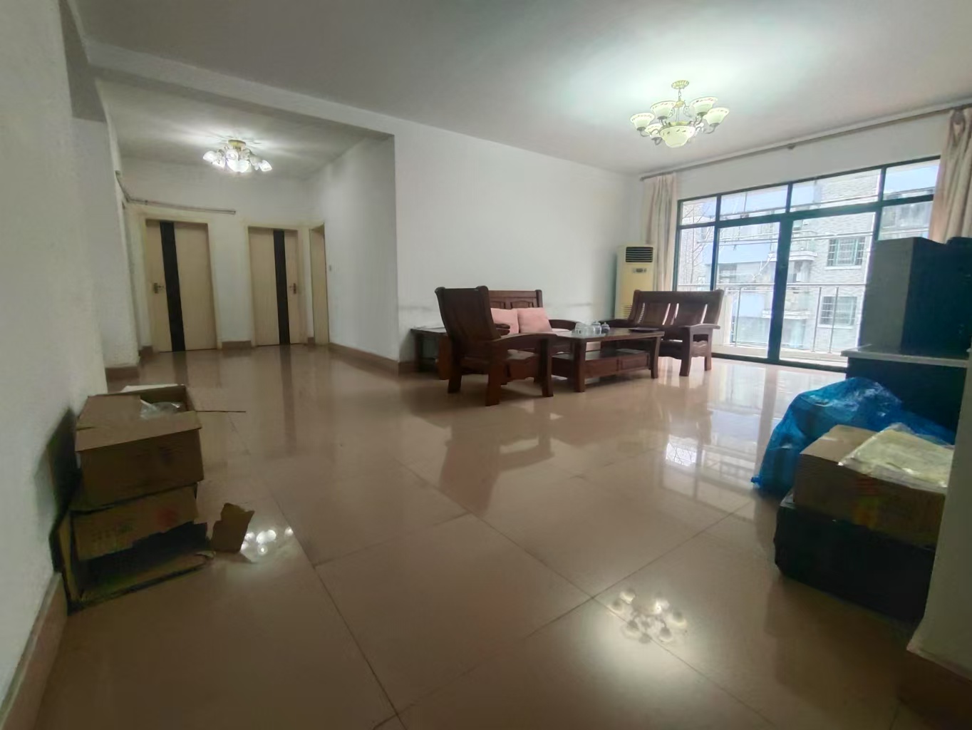 海创明珠花园 4室2厅2卫 70.0万 海创明珠花园 4室2厅2卫 70.0万室内图