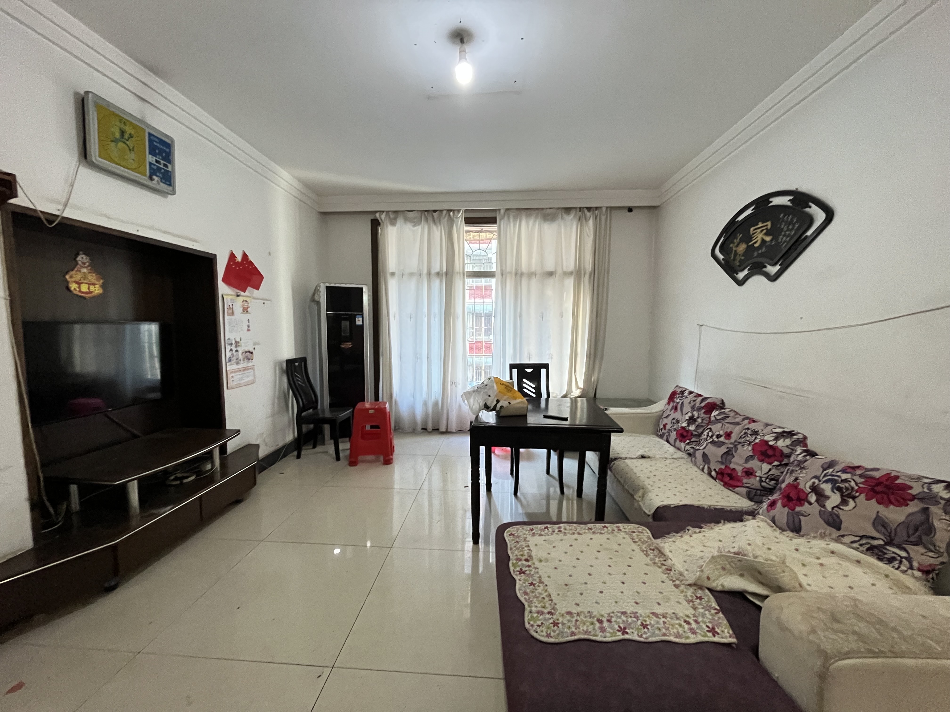 王家小区 3室2厅1卫 1300.0元/月 王家小区 3室2厅1卫 1300.0元/月室内图