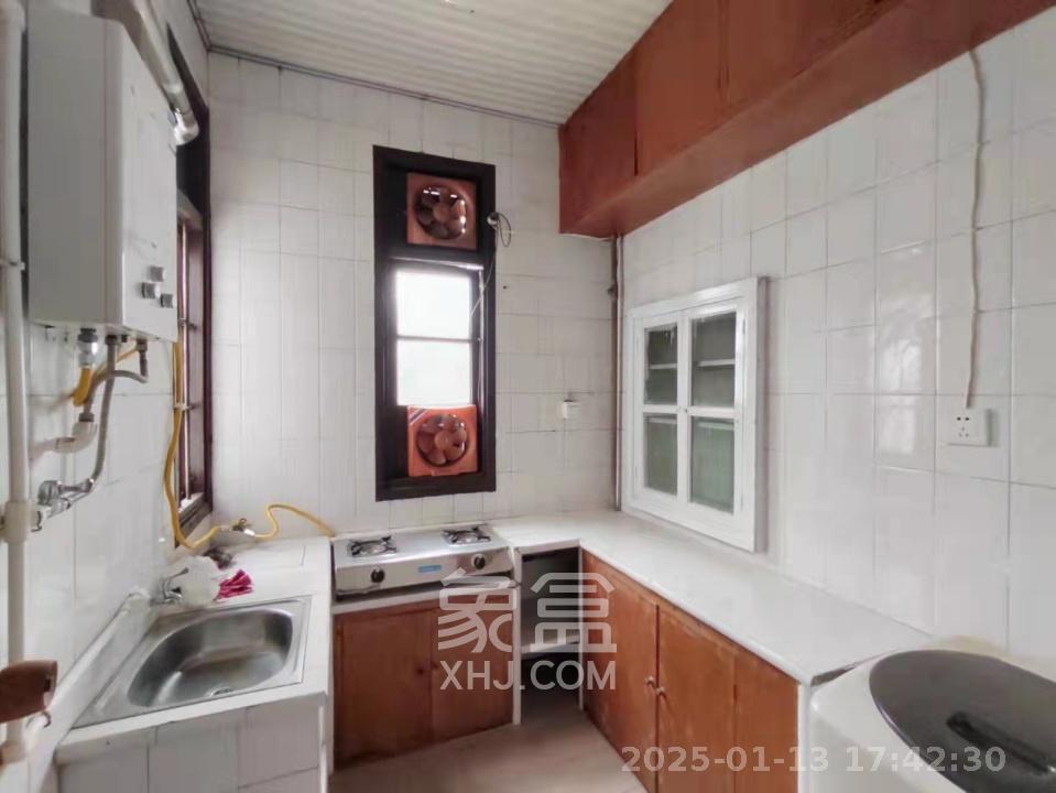 交警大队宿舍 3室2厅1卫 1200.0元/月 交警大队宿舍 3室2厅1卫 1200.0元/月室内图