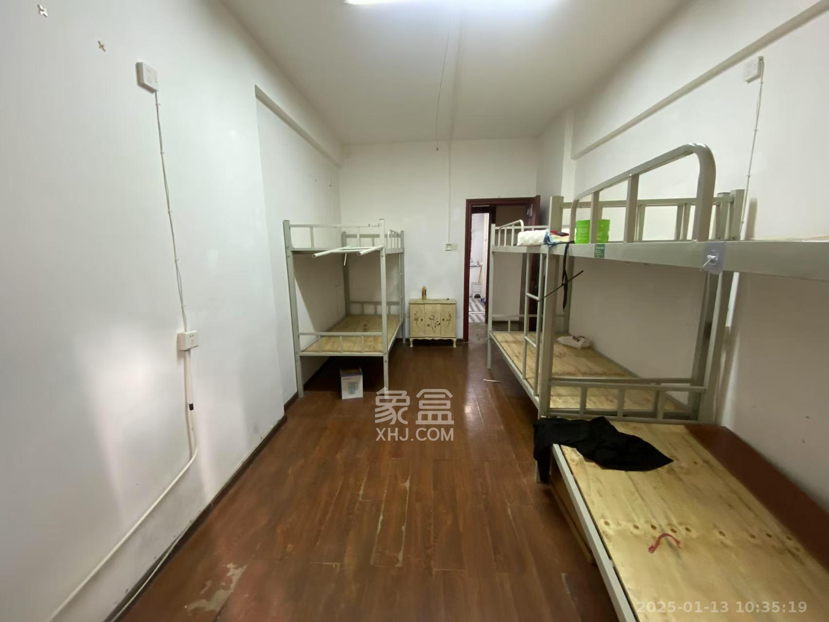 沁园春御院  3室2厅1卫   2400.00元/月室内图