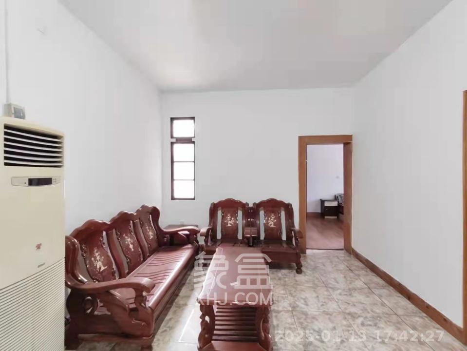 交警大队宿舍 3室2厅1卫 1200.0元/月 交警大队宿舍 3室2厅1卫 1200.0元/月室内图