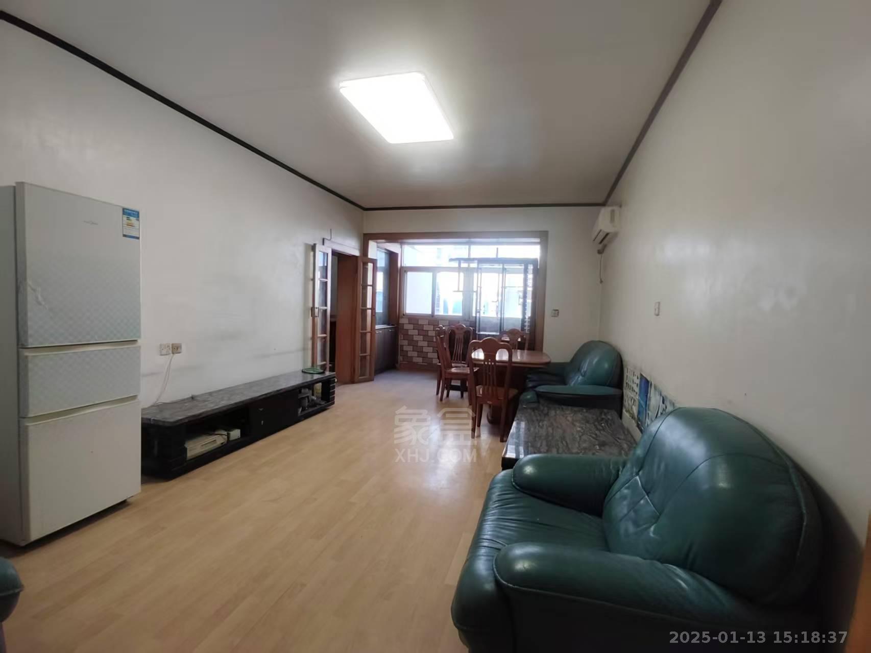 天台小区 3室2厅2卫 900.0元/月 天台小区 3室2厅2卫 900.0元/月室内图