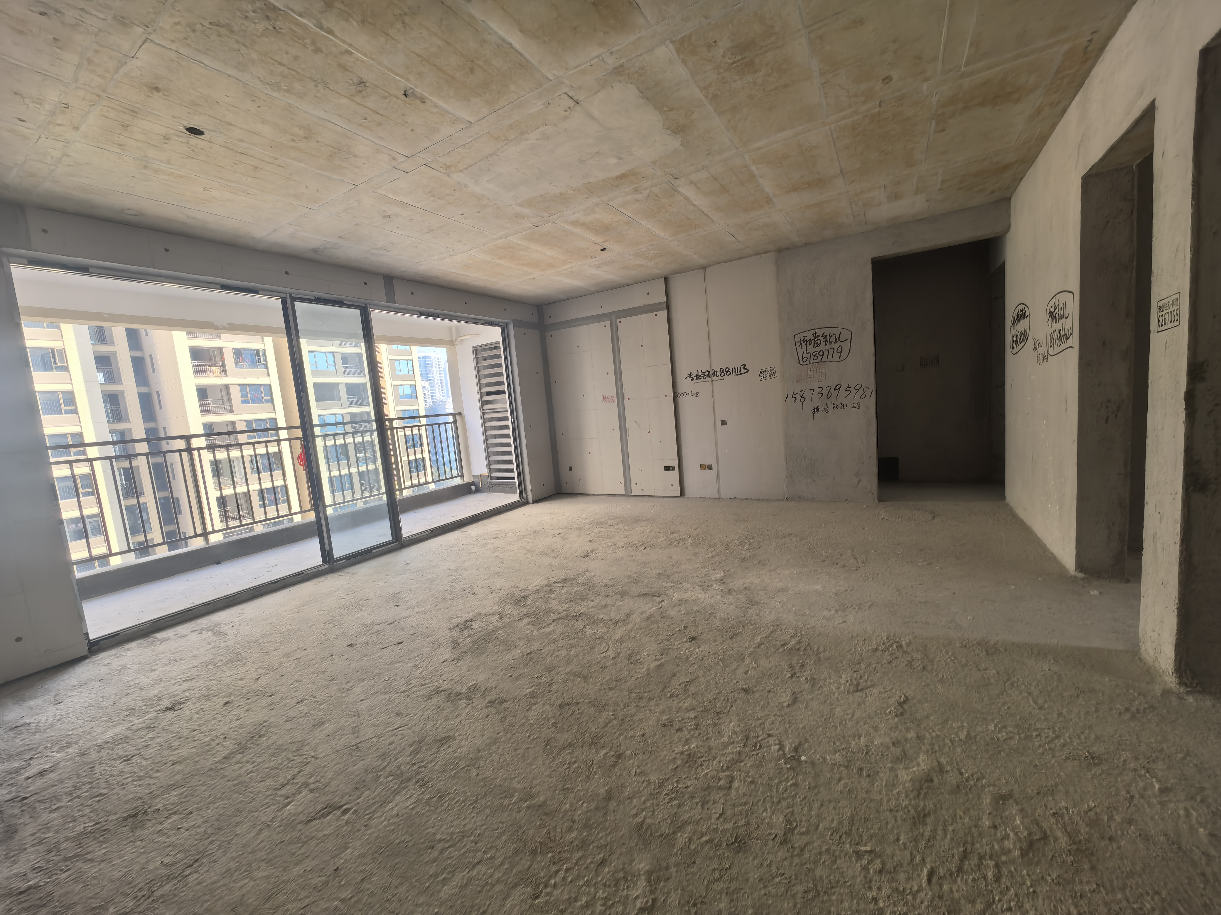 吾悦广场  4室2厅2卫    69.8万室内图