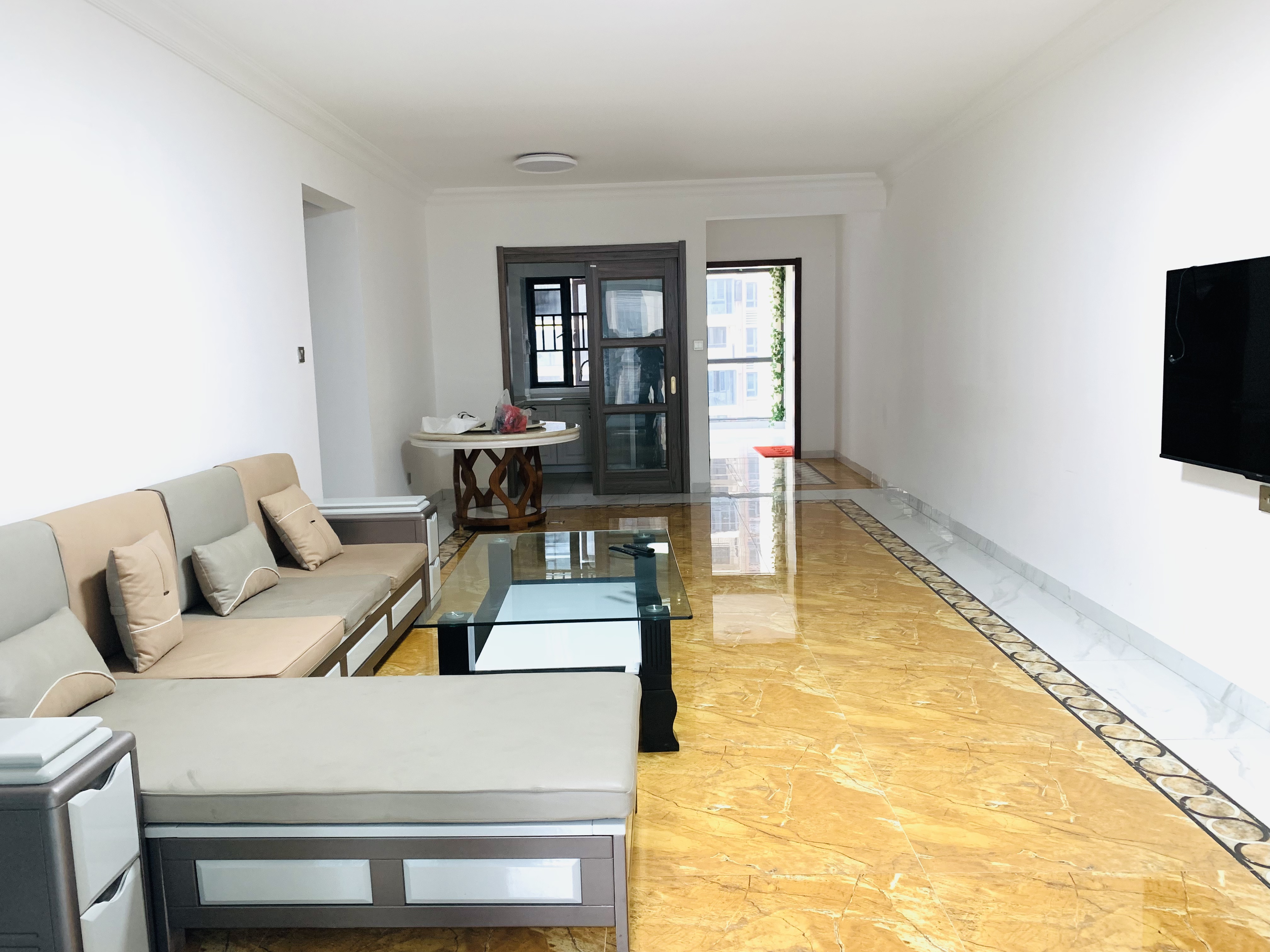 碧桂园梓山府 4室2厅2卫 2200.0元/月 碧桂园梓山府 4室2厅2卫 2200.0元/月室内图