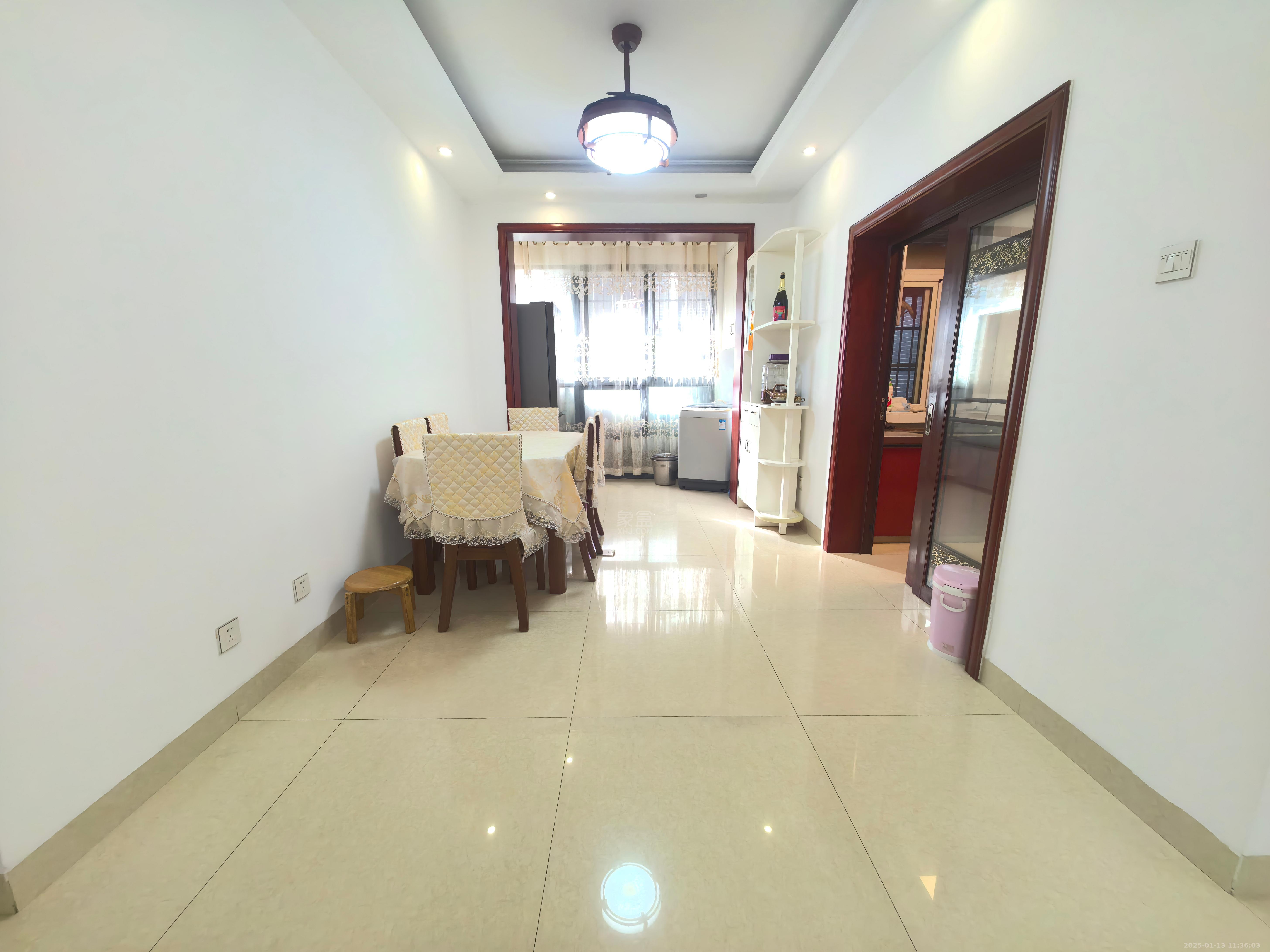 印象华都 3室2厅2卫 1600.0元/月 印象华都 3室2厅2卫 1600.0元/月室内图