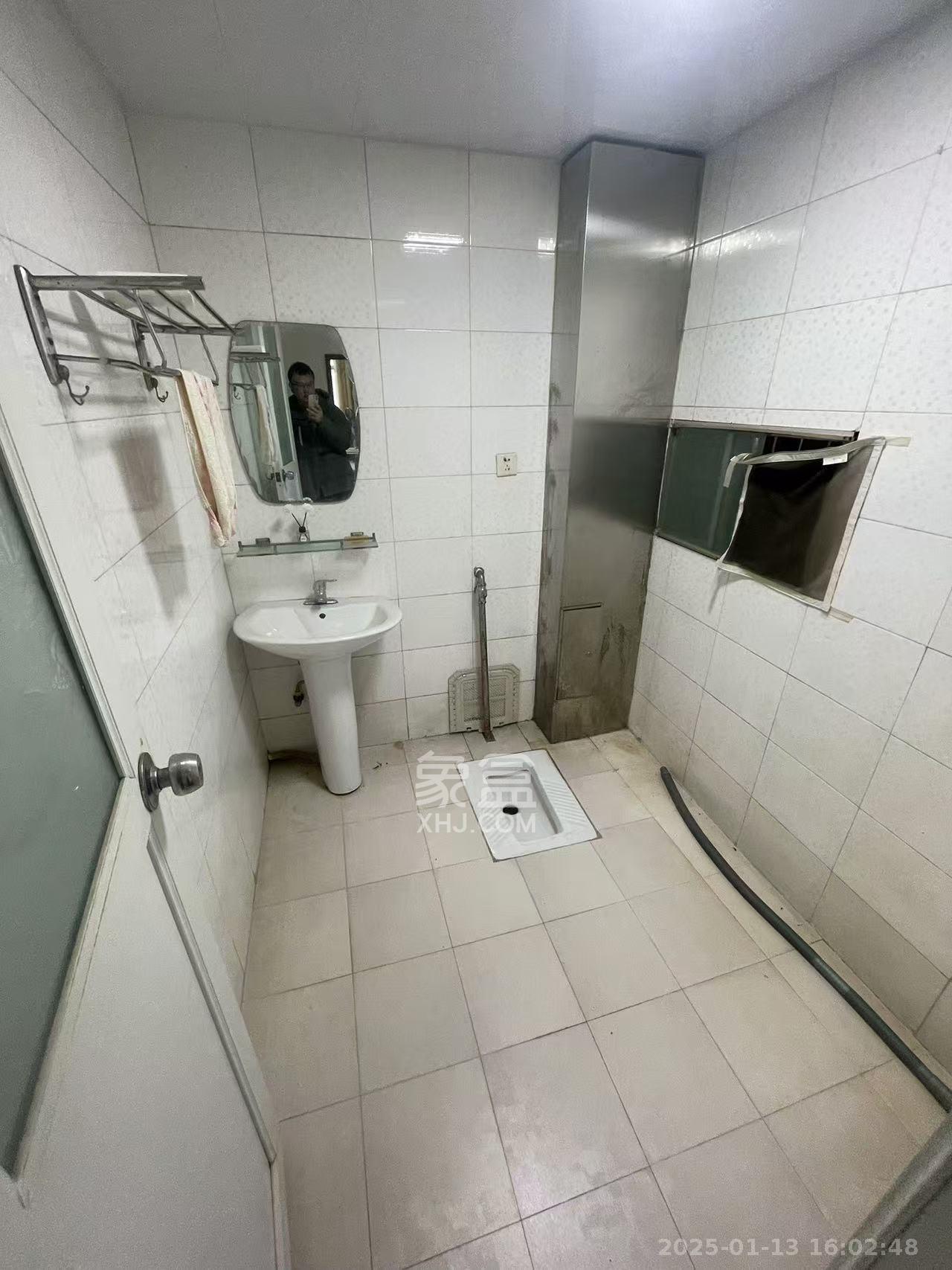 板桥小区  3室2厅2卫   1500.00元/月室内图