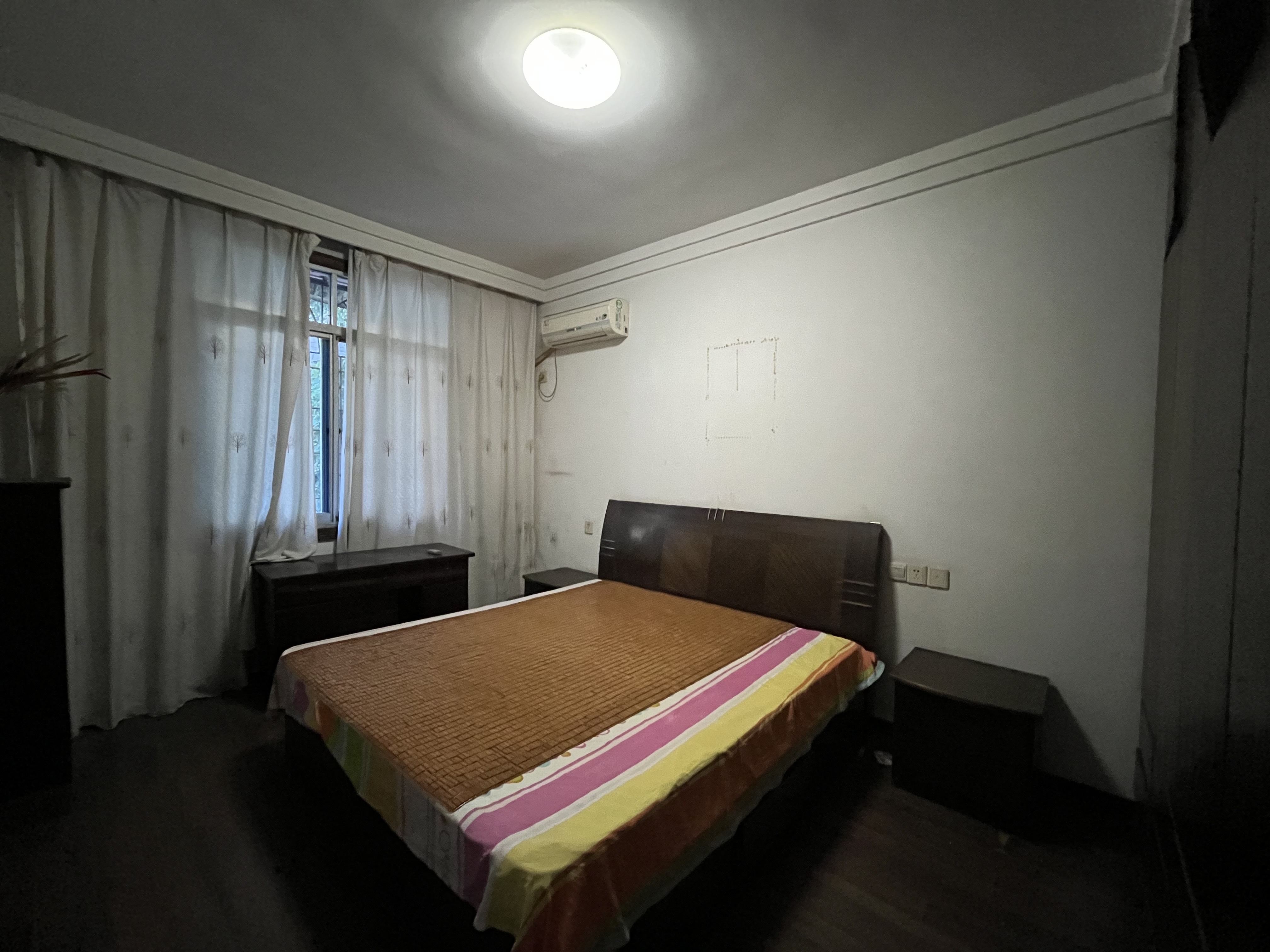 王家小区 3室2厅1卫 1300.0元/月 王家小区 3室2厅1卫 1300.0元/月室内图