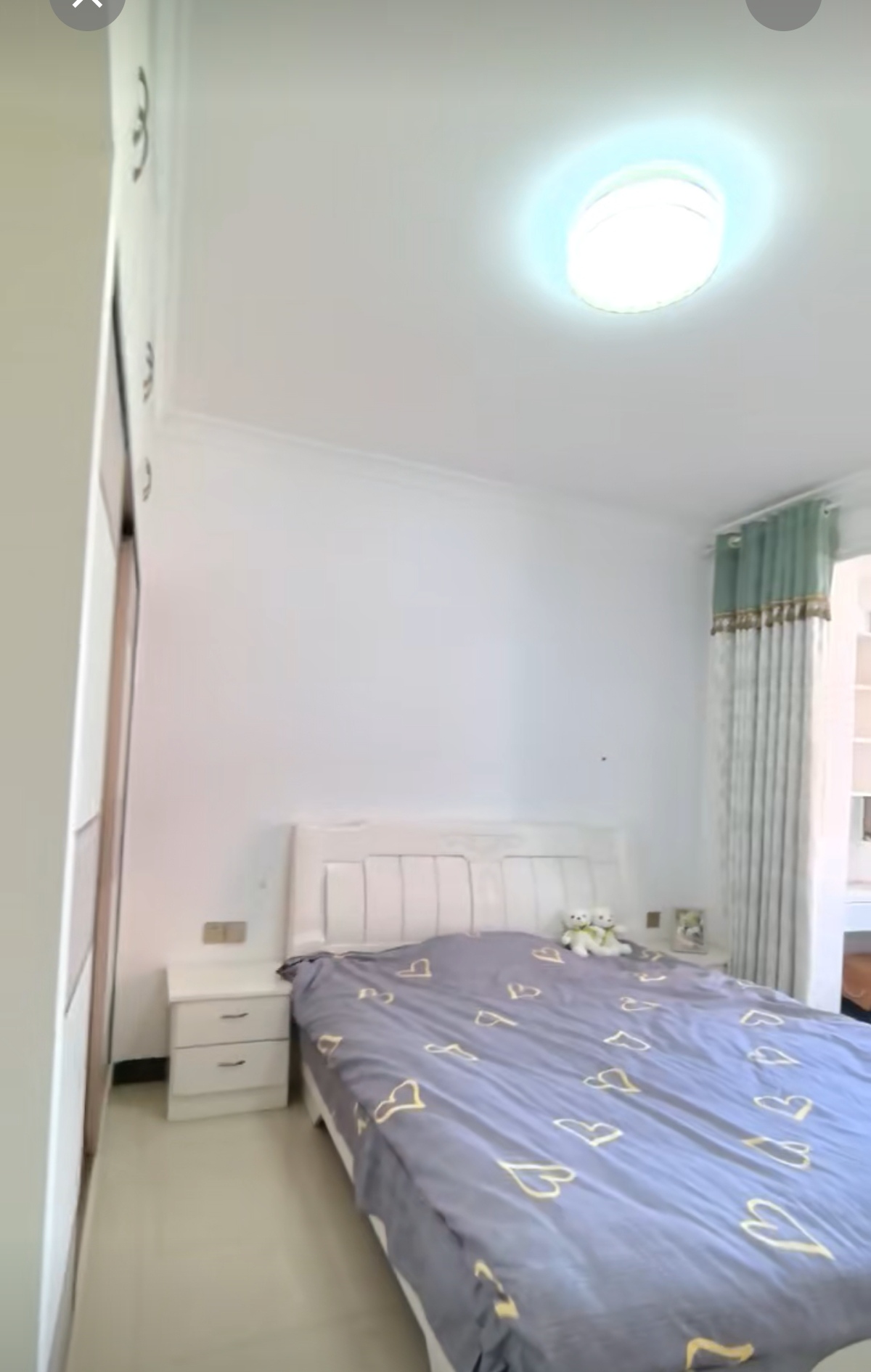 南珠苑  4室2厅2卫    52.0万客厅