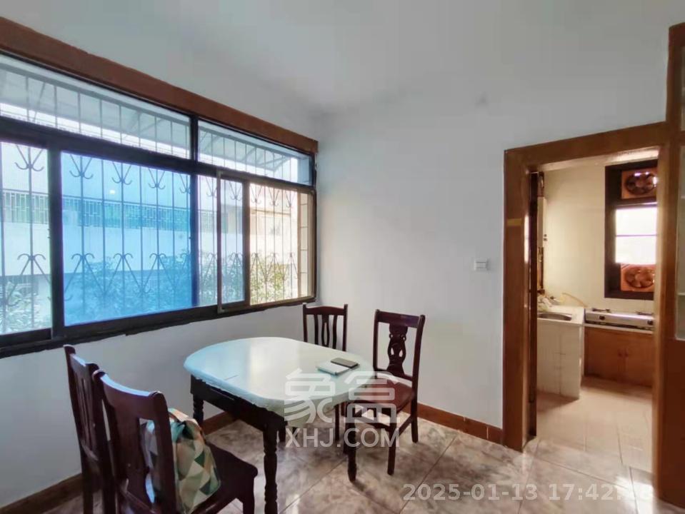 交警大队宿舍 3室2厅1卫 1200.0元/月 交警大队宿舍 3室2厅1卫 1200.0元/月室内图