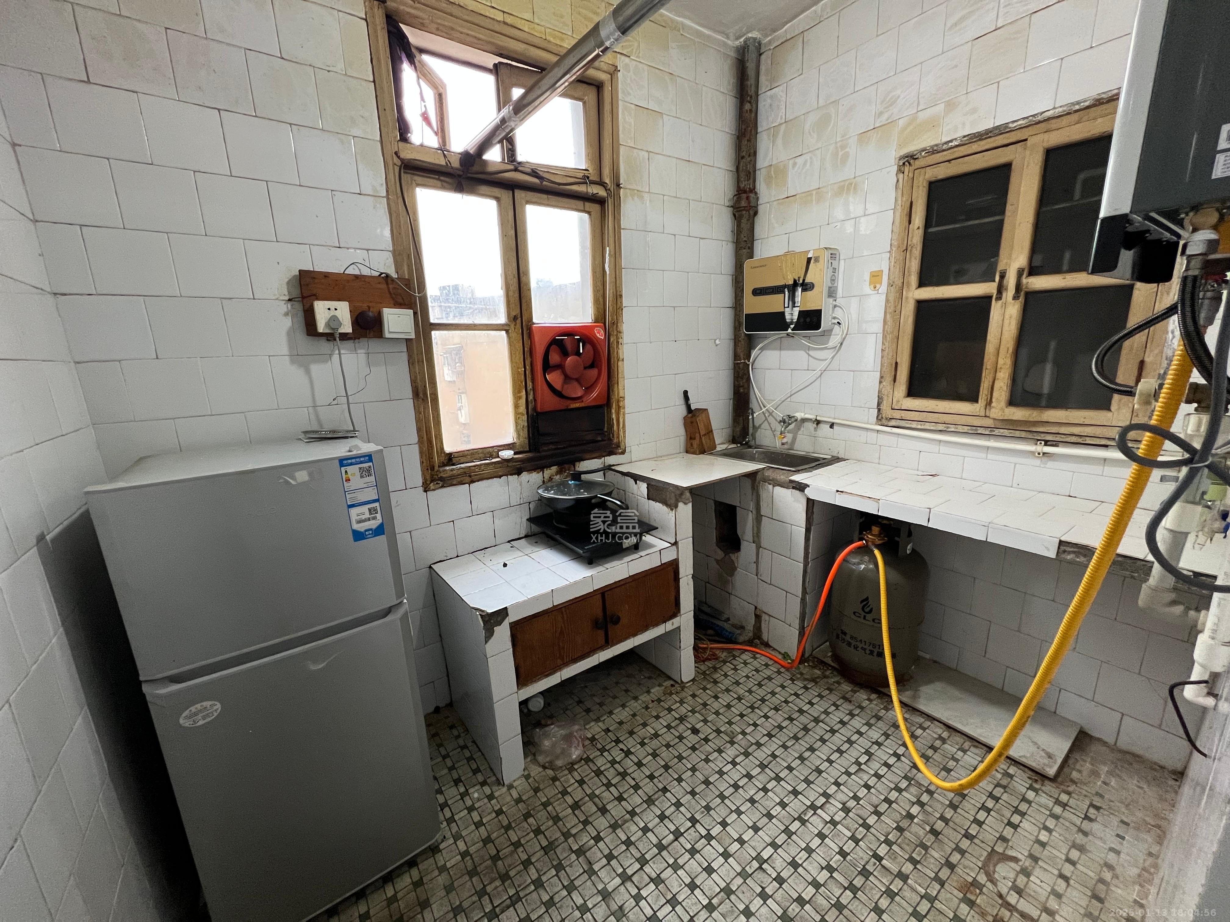 火把山小区 2室2厅1卫 900.0元/月 火把山小区 2室2厅1卫 900.0元/月室内图