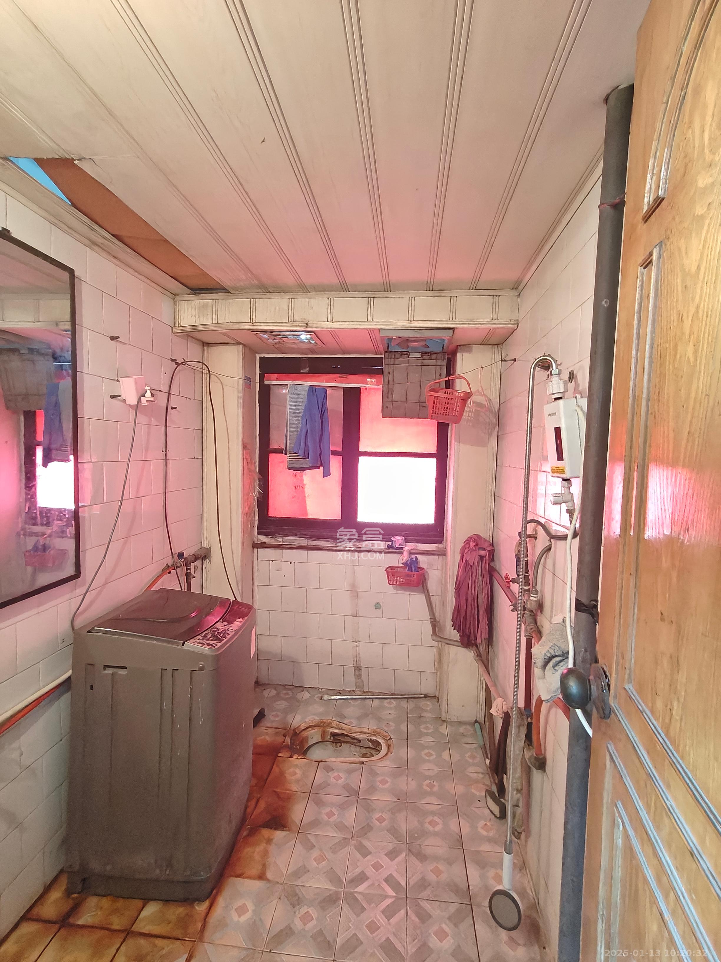 东风路汽车城宿舍 3室2厅1卫 700.0元/月 东风路汽车城宿舍 3室2厅1卫 700.0元/月室内图