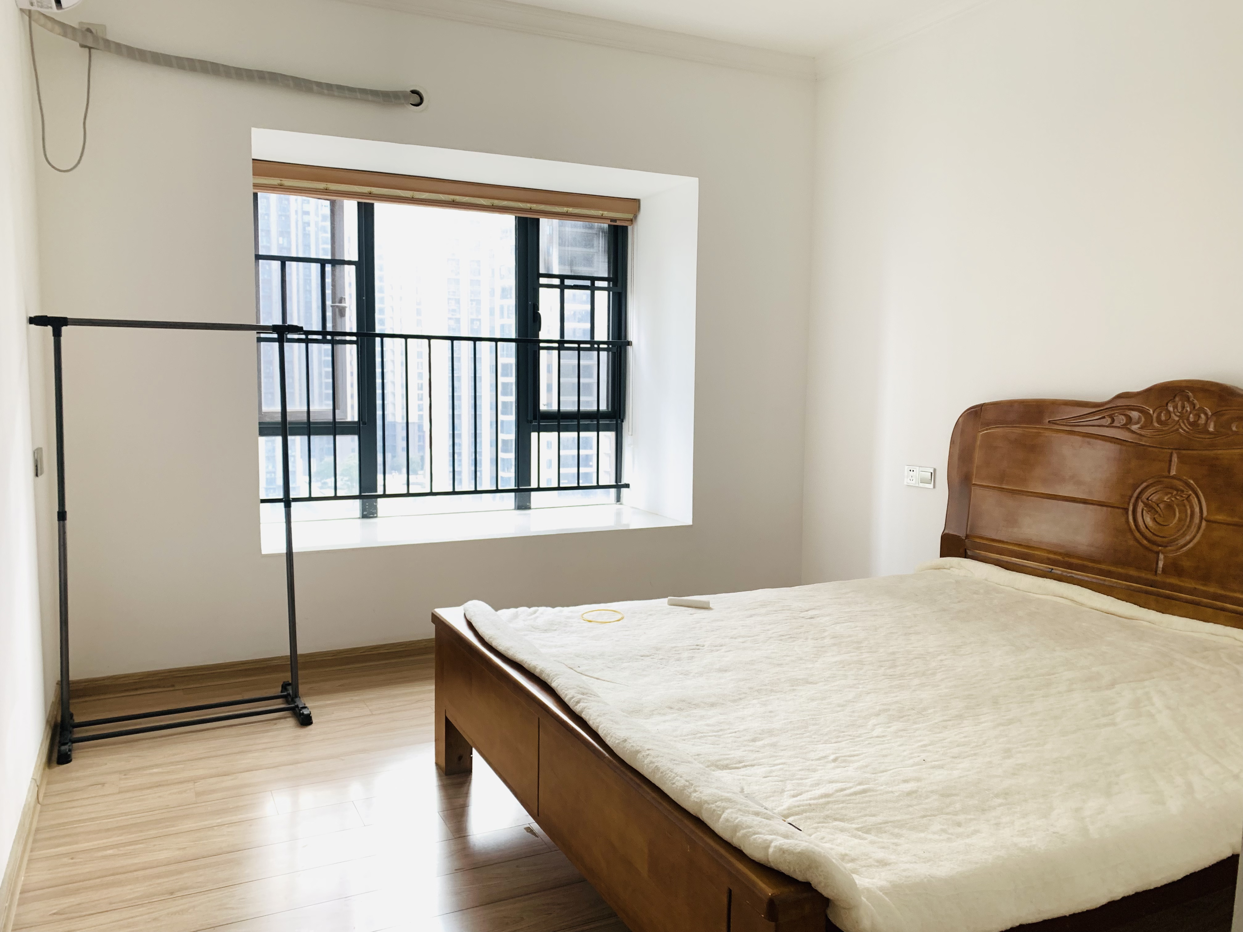 碧桂园梓山府 4室2厅2卫 2200.0元/月 碧桂园梓山府 4室2厅2卫 2200.0元/月室内图