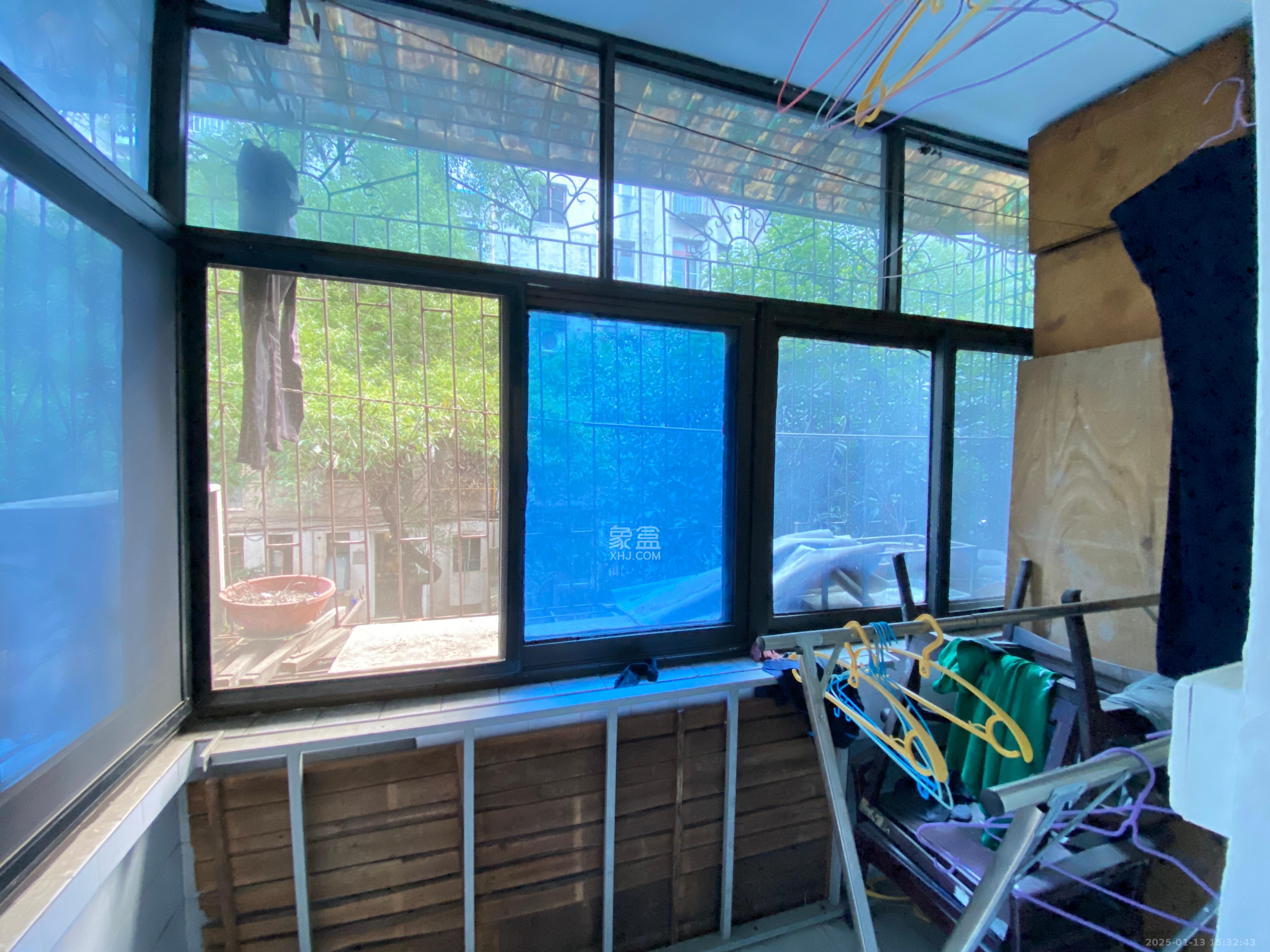 湖南广播电视学校宿舍 3室2厅1卫 1600.0元/月 湖南广播电视学校宿舍 3室2厅1卫 1600.0元/月室内图