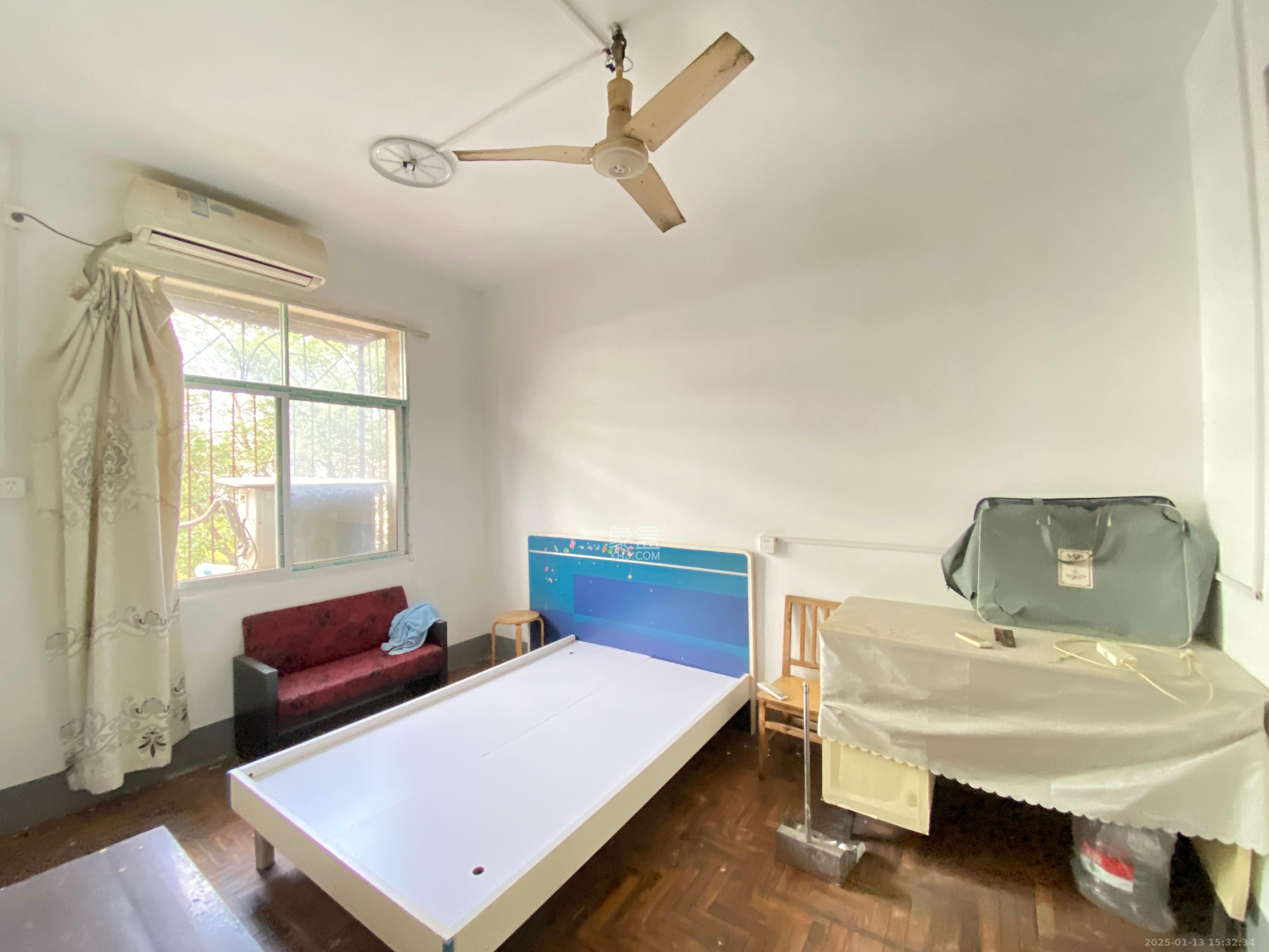 湖南广播电视学校宿舍  3室2厅1卫    1600.0元/月室内图