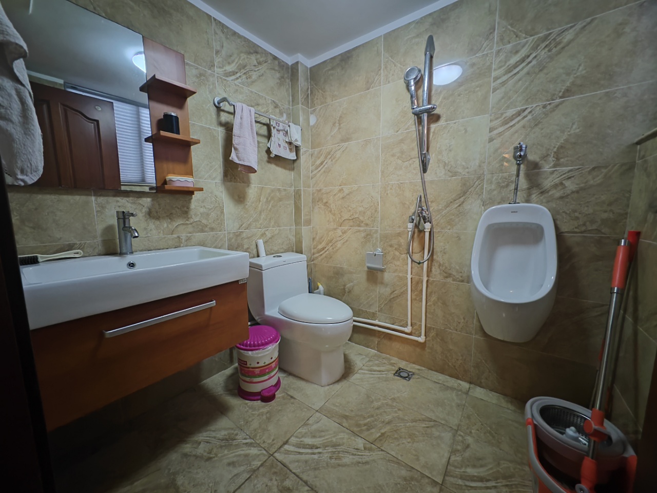 昌茂西雅图·丽湾  6室3厅6卫    1110.0万 昌茂西雅图·丽湾  6室3厅6卫    1110.0万室内图