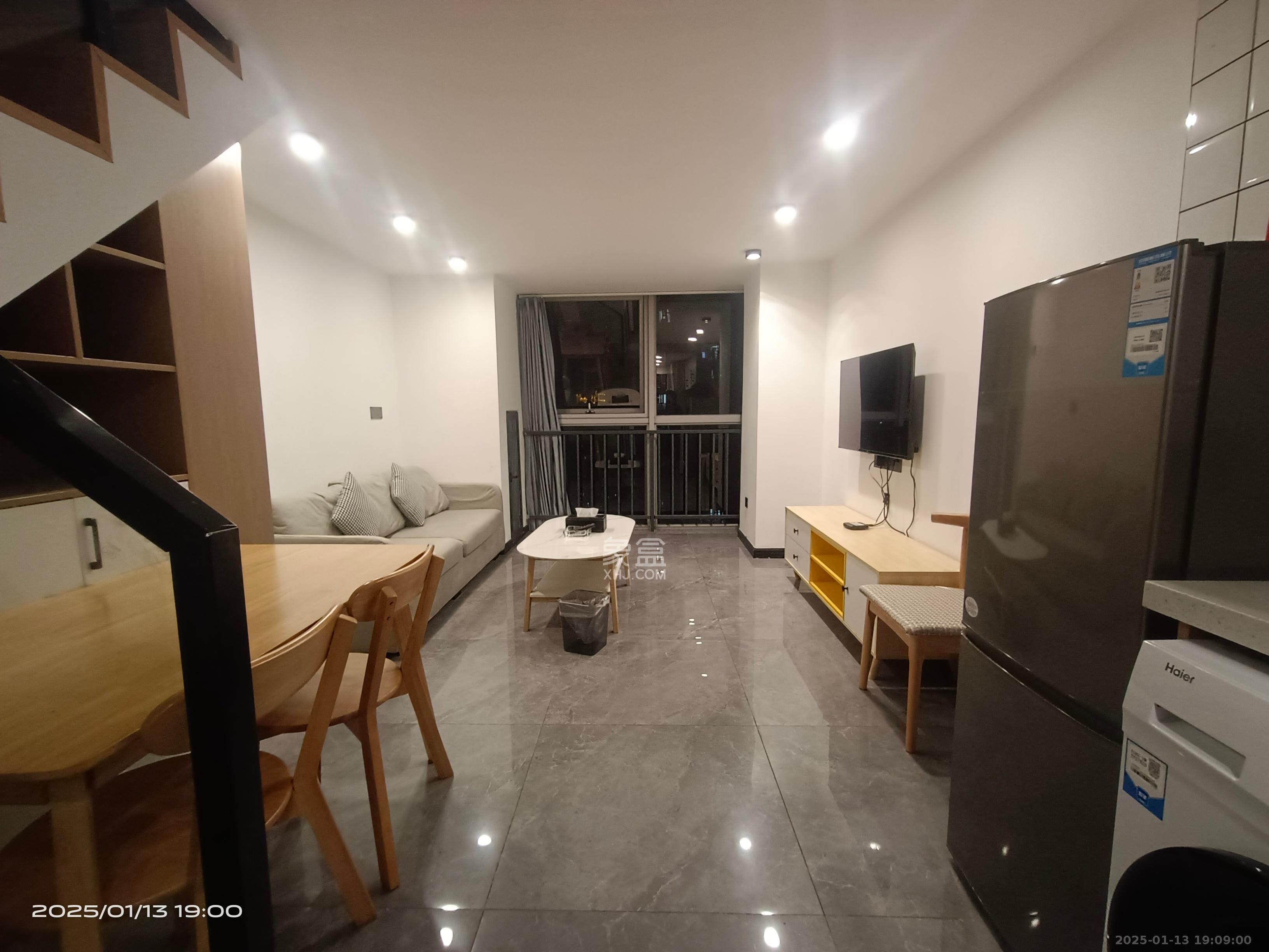 绿地长沙城际空间站(绿地新里佳苑)  2室1厅1卫    2200.0元/月 绿地长沙城际空间站(绿地新里佳苑)  2室1厅1卫    2200.0元/月