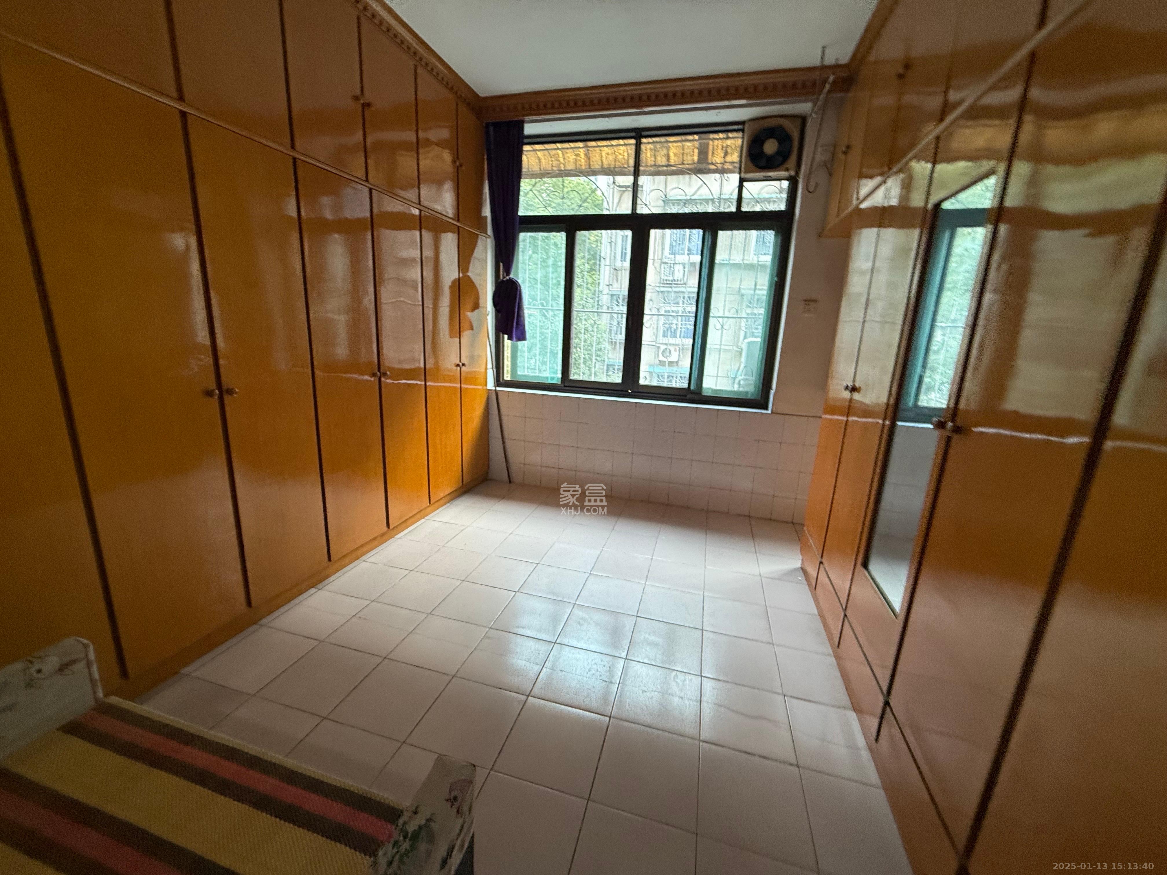 东塘电信宿舍 4室2厅1卫 1600.0元/月 东塘电信宿舍 4室2厅1卫 1600.0元/月室内图