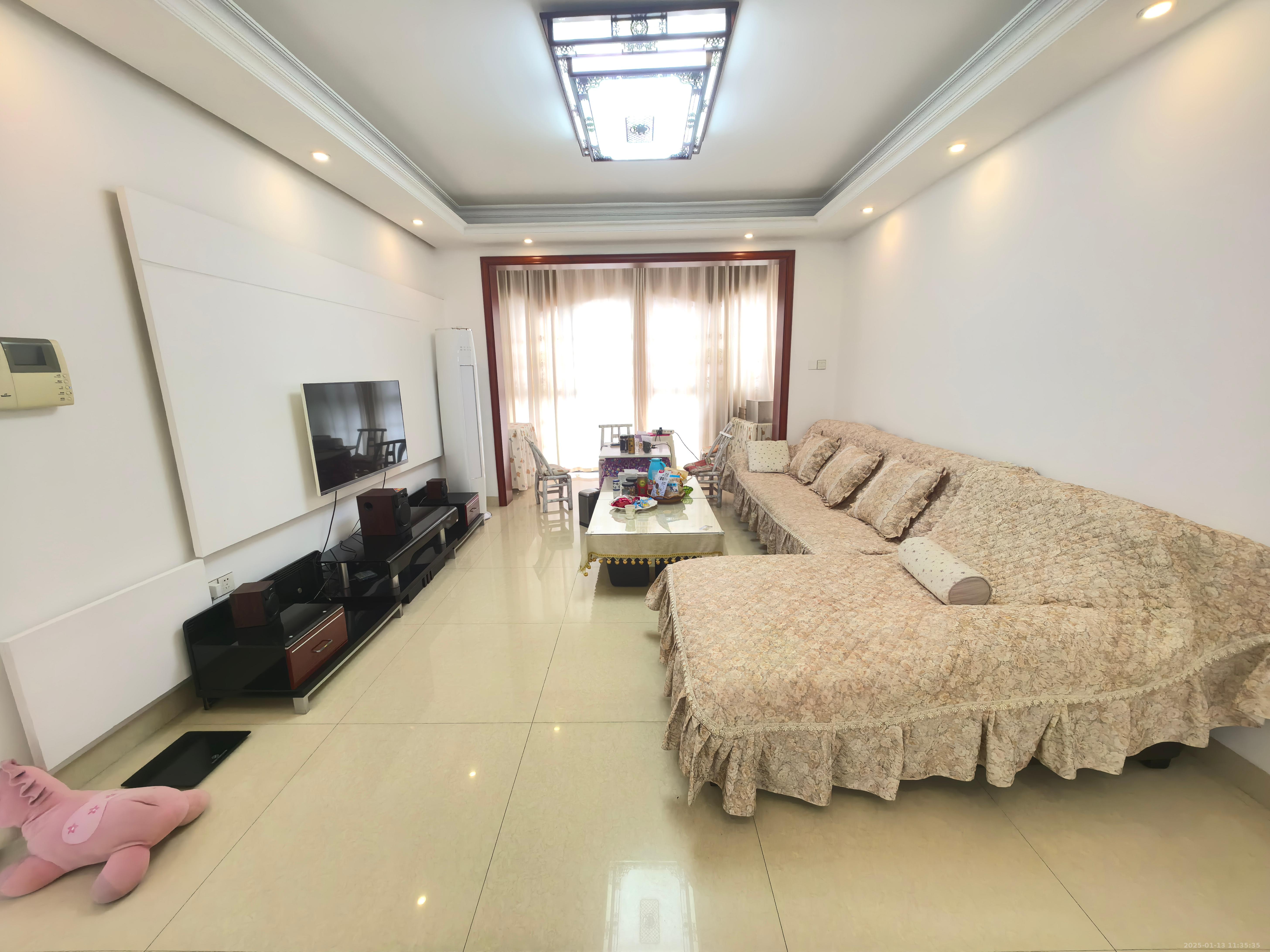 印象华都 3室2厅2卫 1600.0元/月 印象华都 3室2厅2卫 1600.0元/月室内图