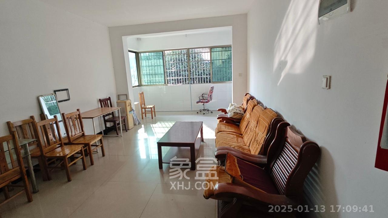 金桂小区一期 3室1厅1卫 1800.0元/月 金桂小区一期 3室1厅1卫 1800.0元/月室内图