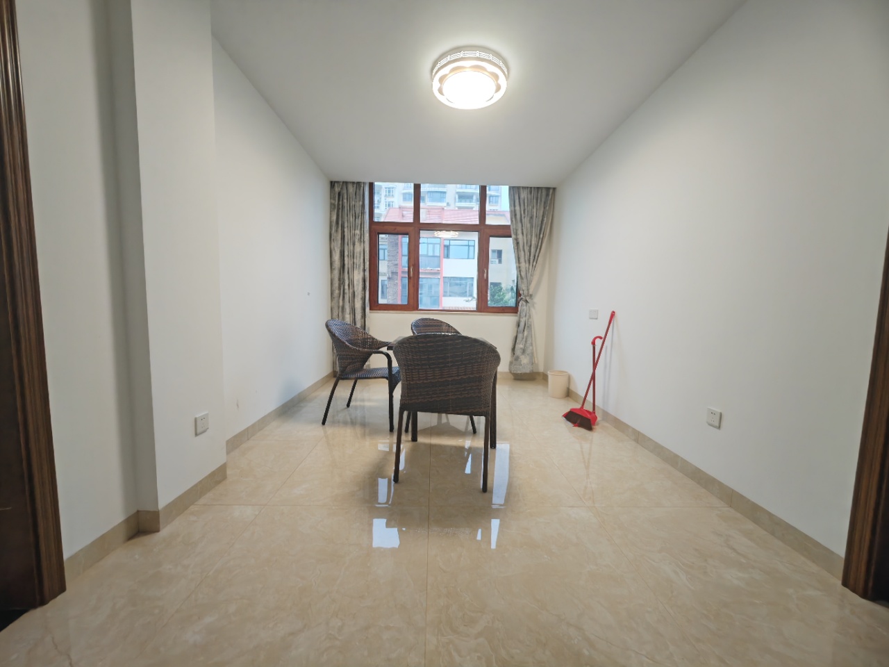 昌茂西雅图·丽湾  6室3厅6卫    1110.0万 昌茂西雅图·丽湾  6室3厅6卫    1110.0万室内图