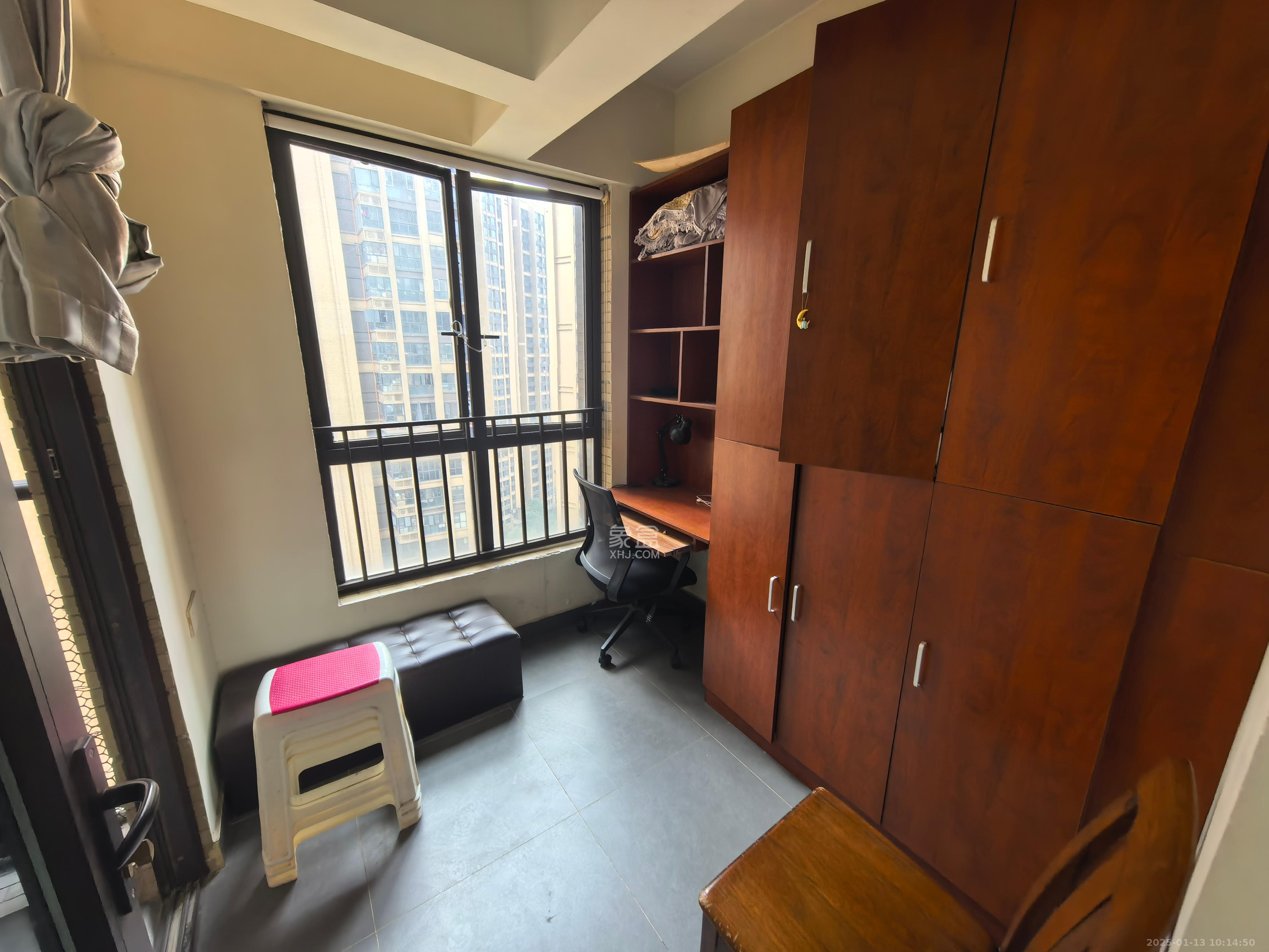 时代倾城一期 3室2厅1卫 2400.0元/月 时代倾城一期 3室2厅1卫 2400.0元/月室内图