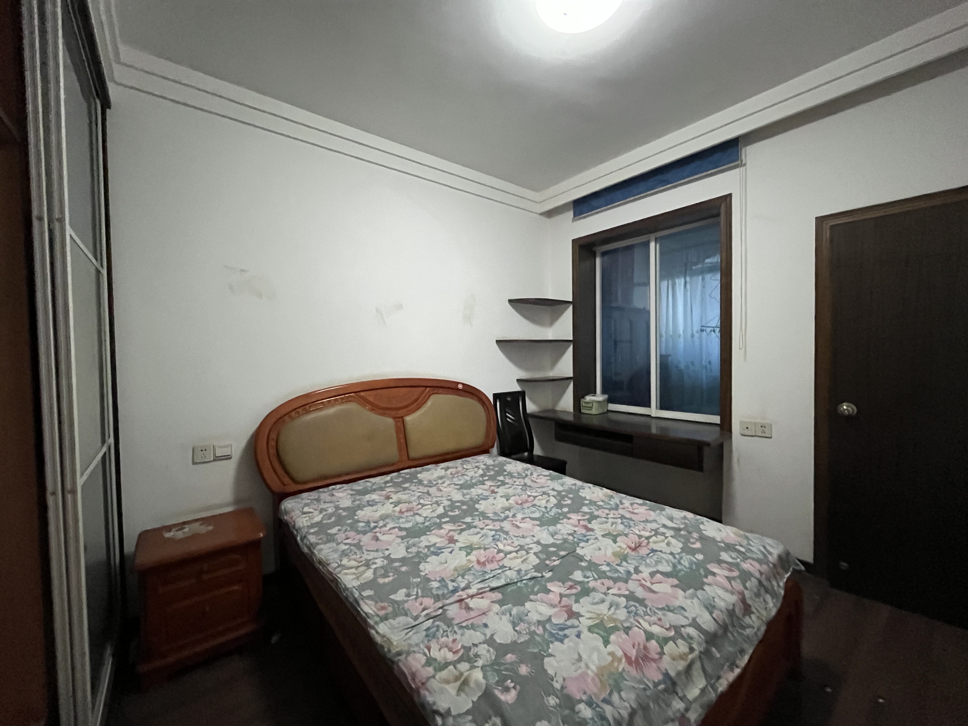 王家小区  3室2厅1卫    1300.0元/月室内图